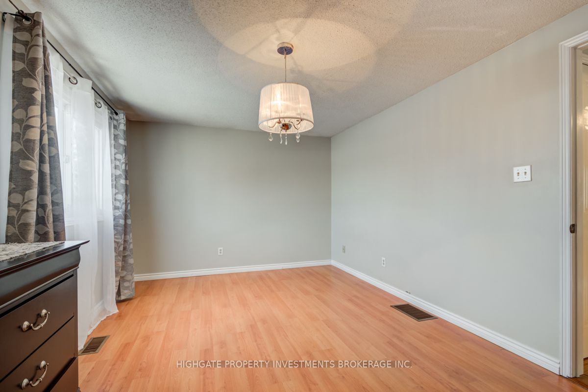913 Dyer Court Property Photo 18