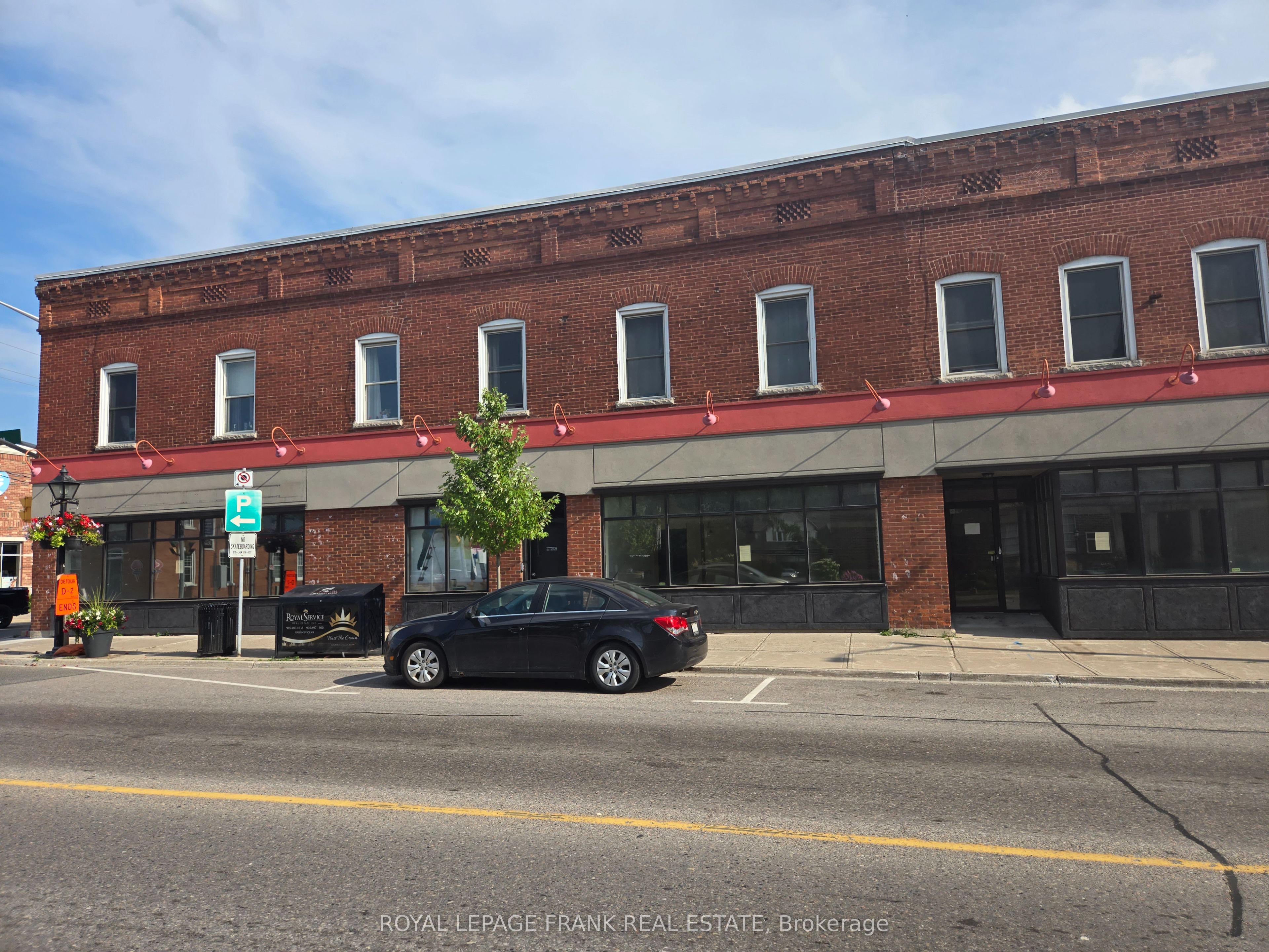 15 King Avenue W B Property Photo 2