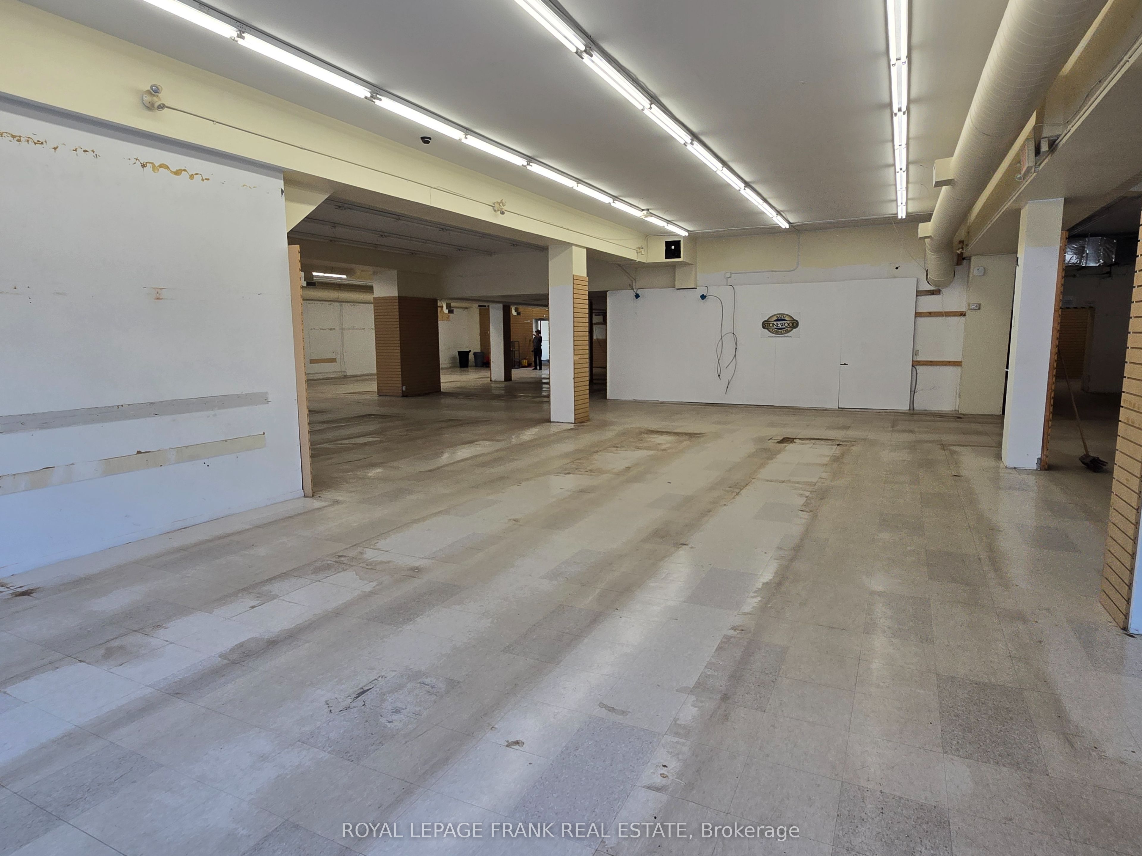 15 King Avenue W B Property Photo 4