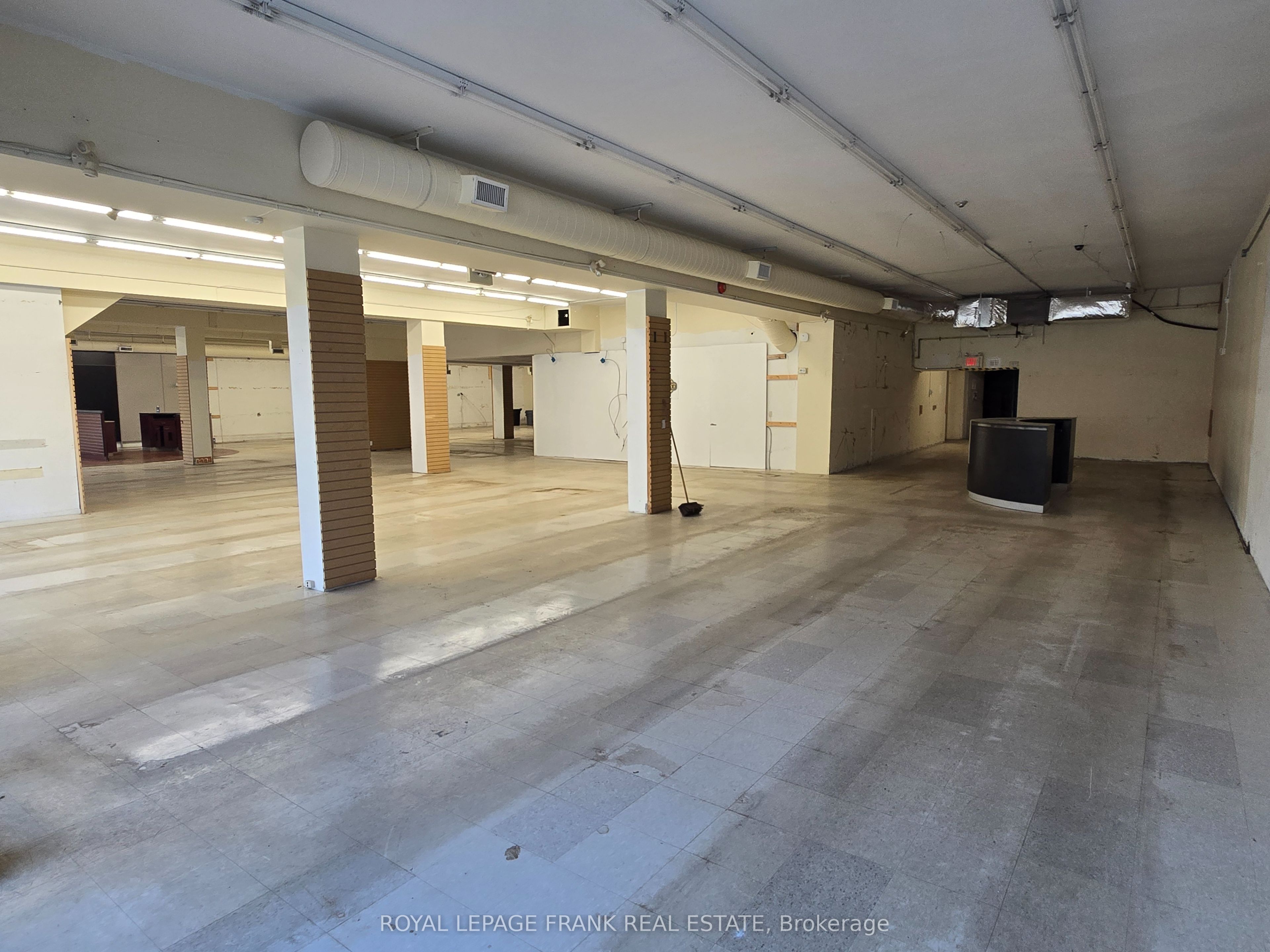 15 King Avenue W B Property Photo 5