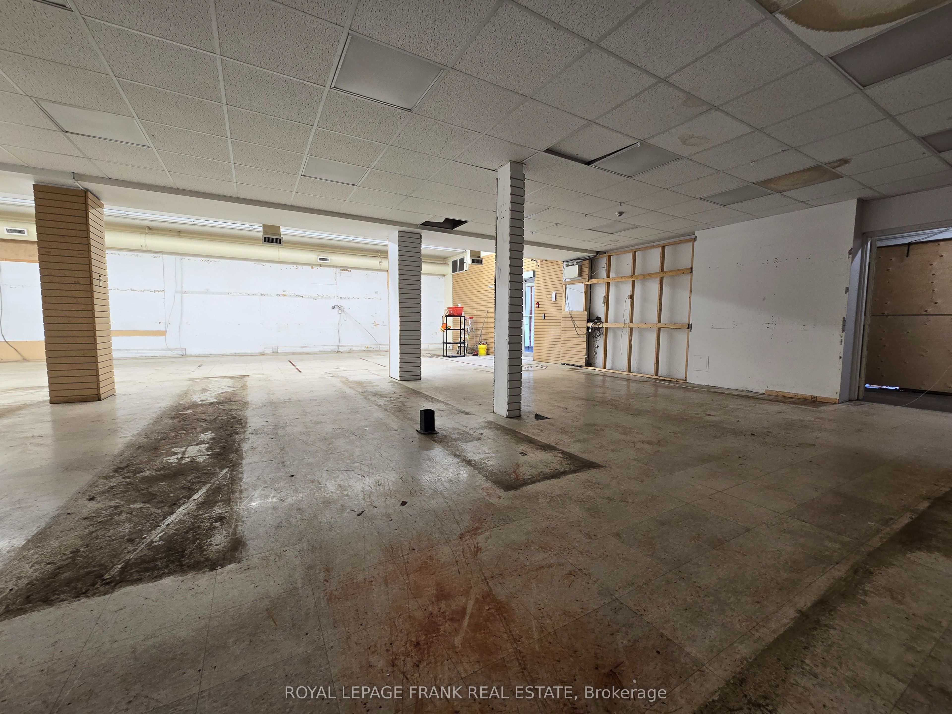15 King Avenue W B Property Photo 7