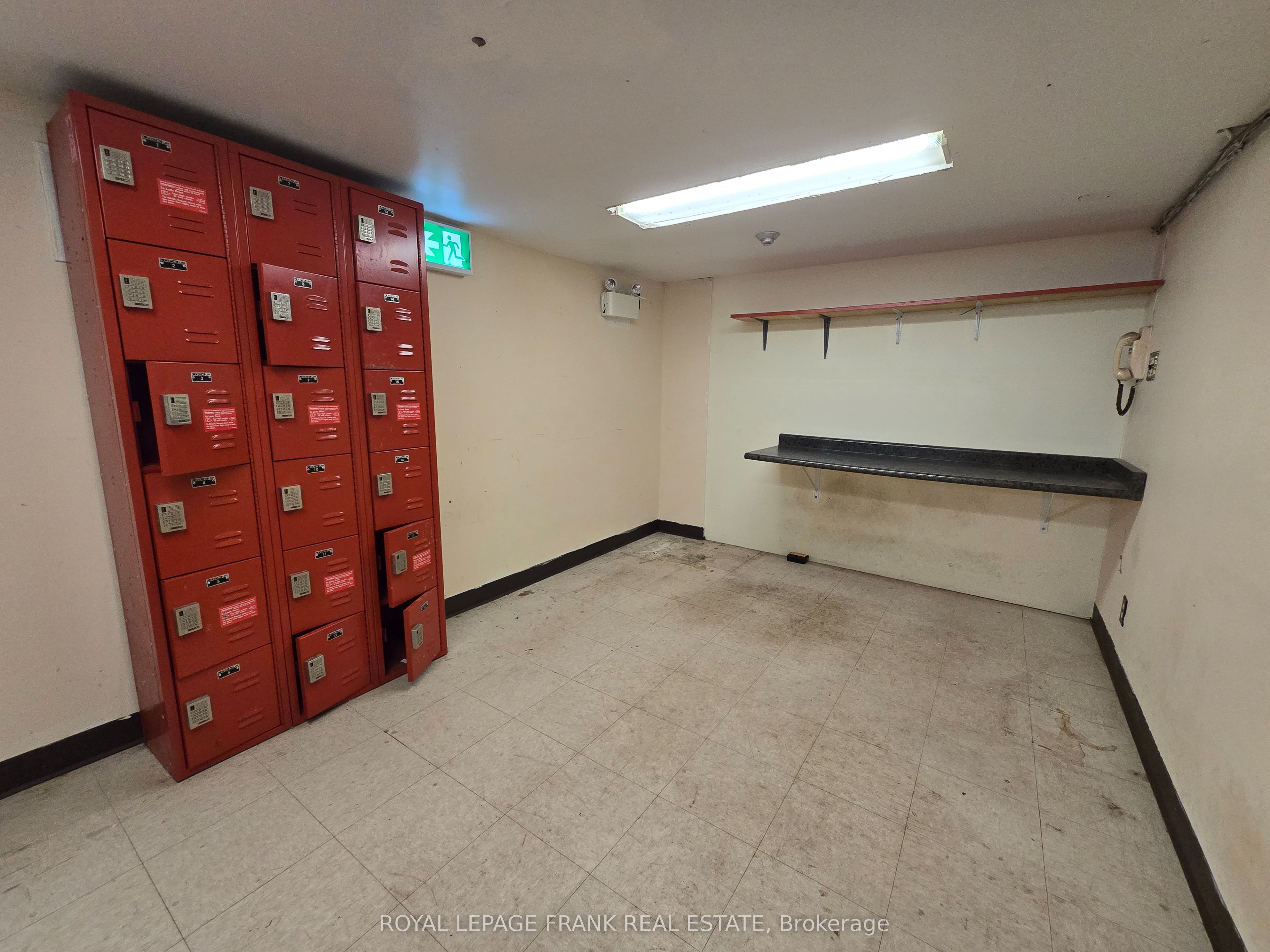 15 King Avenue W B Property Photo 16