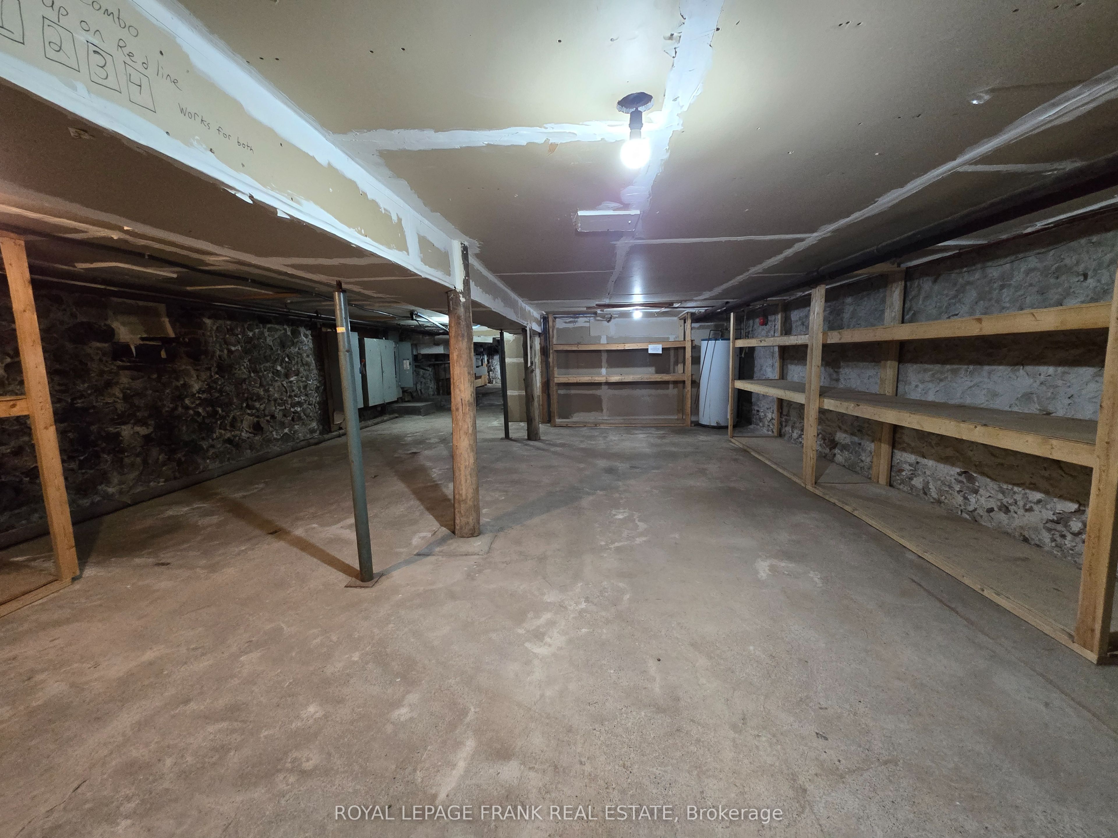 15 King Avenue W B Property Photo 18