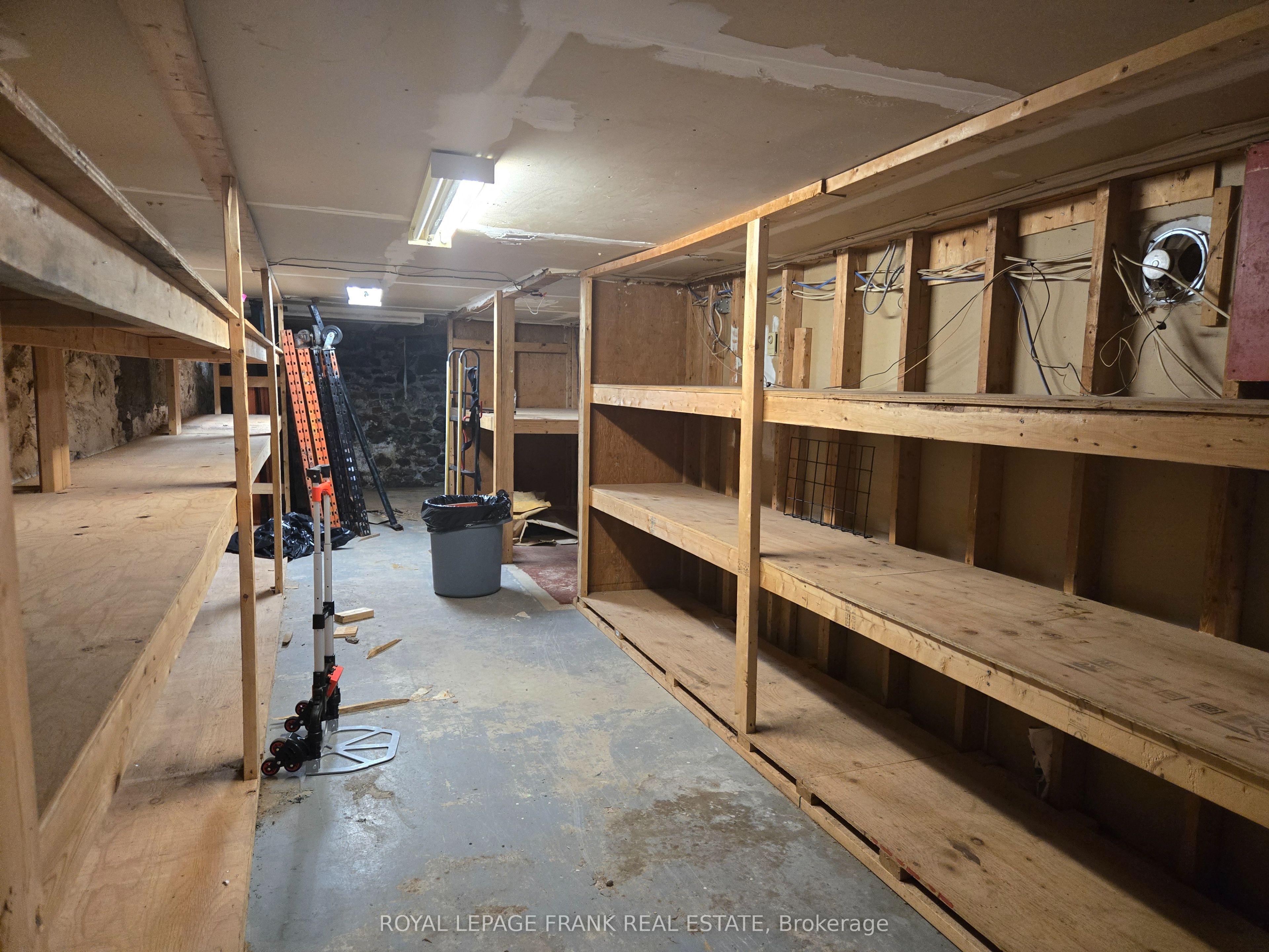 15 King Avenue W B Property Photo 19