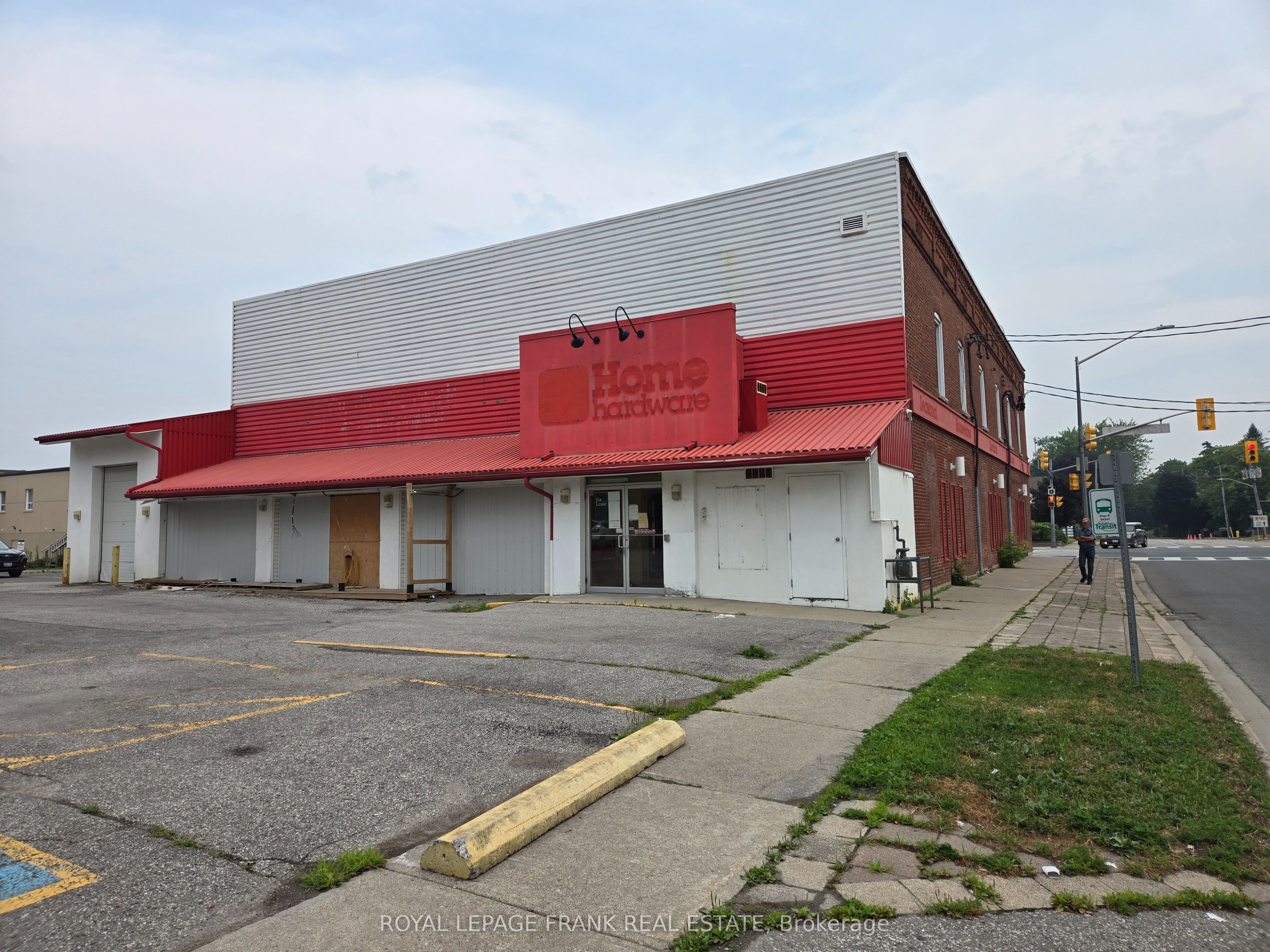15 King Avenue W B Property Photo 21