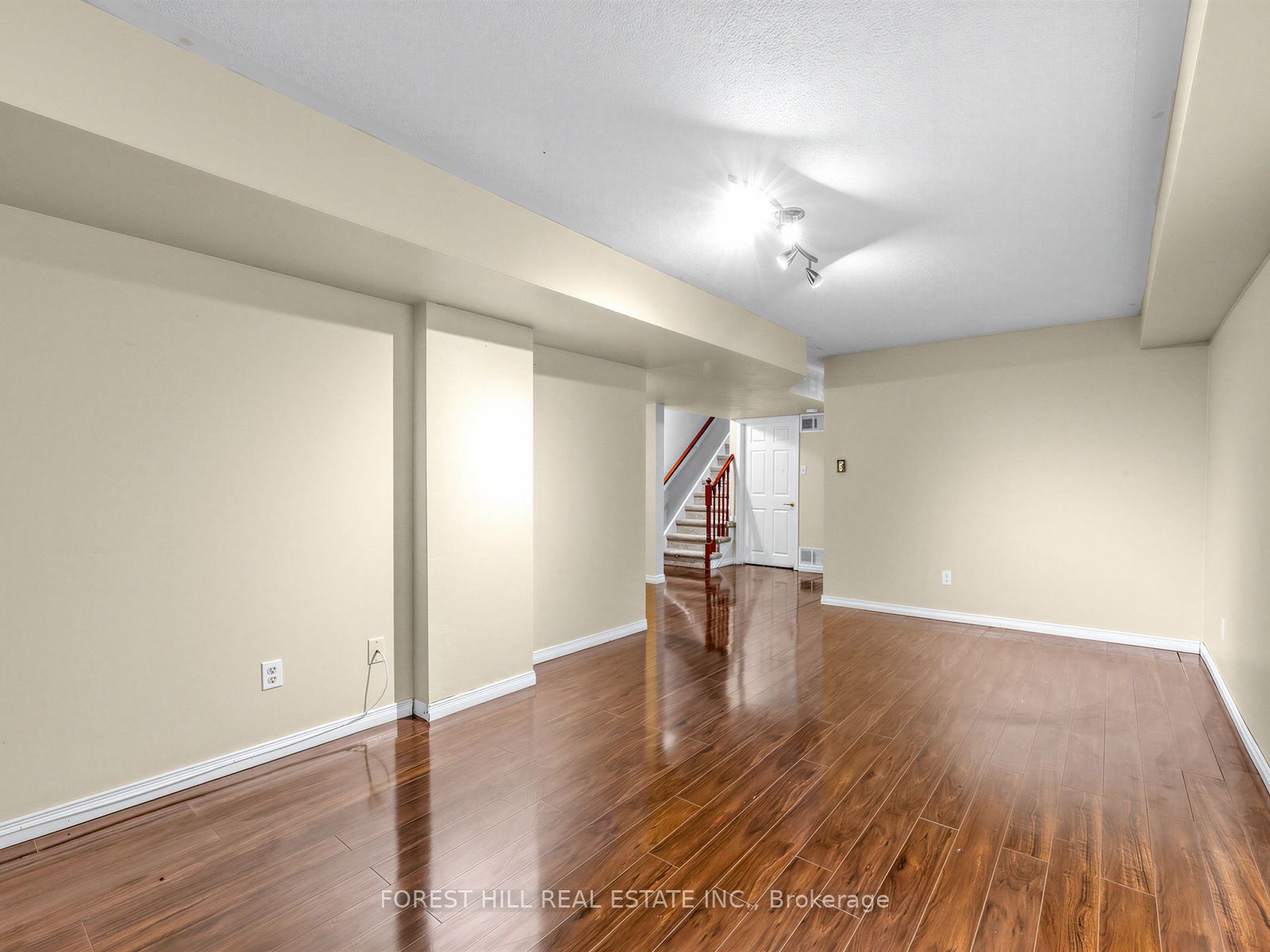 40 Croker Drive S Property Photo 29