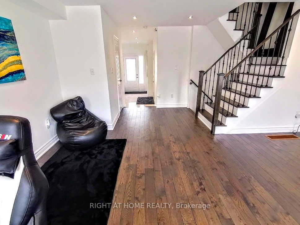 51 Devineridge Avenue Property Photo 5