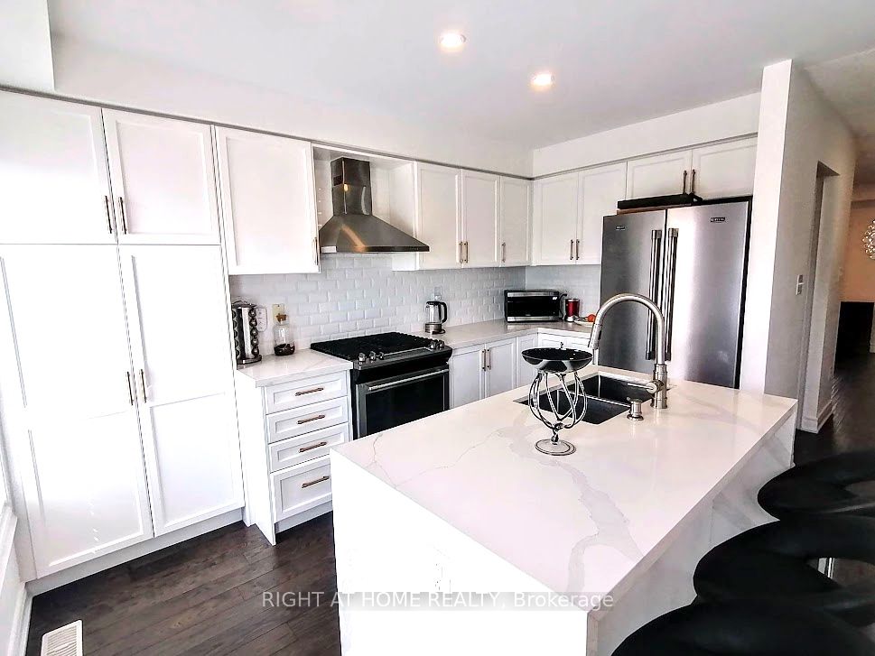 51 Devineridge Avenue Property Photo 10