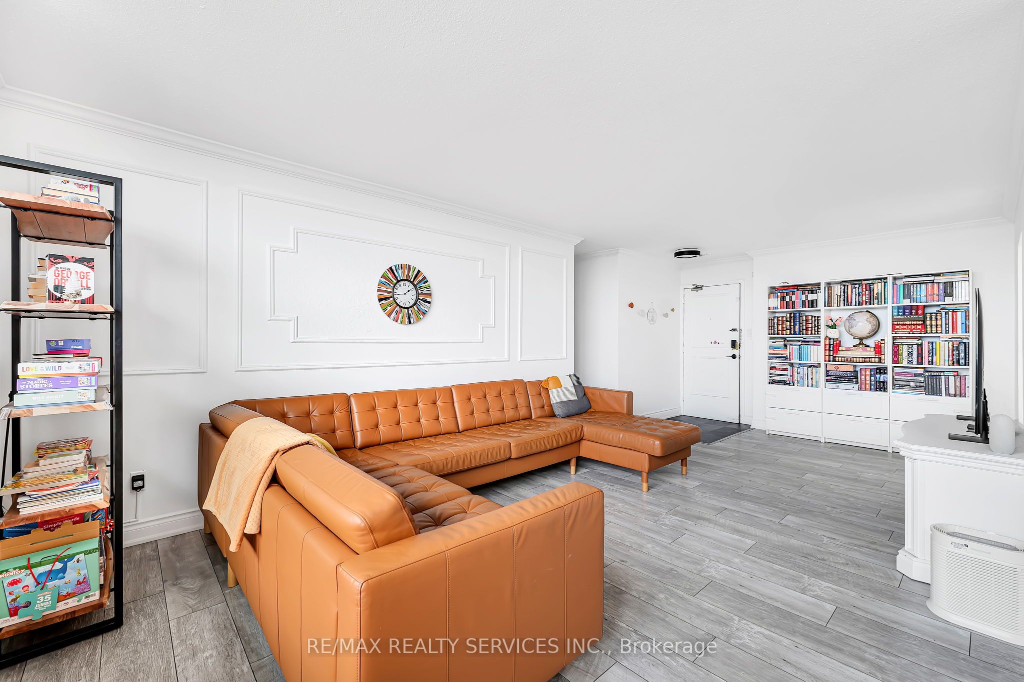 180 Markham Road 1701 Property Photo 7