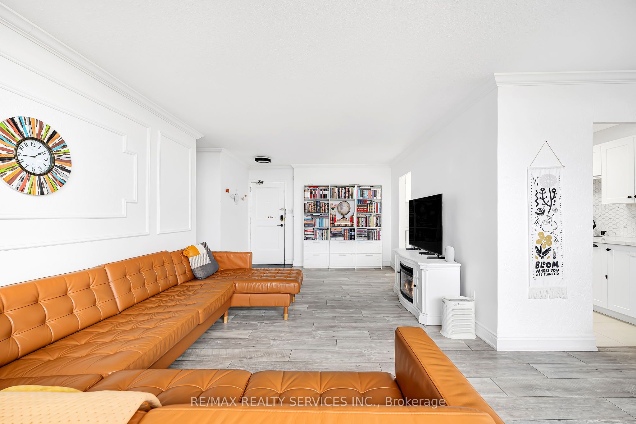 180 Markham Road 1701 Property Photo 8