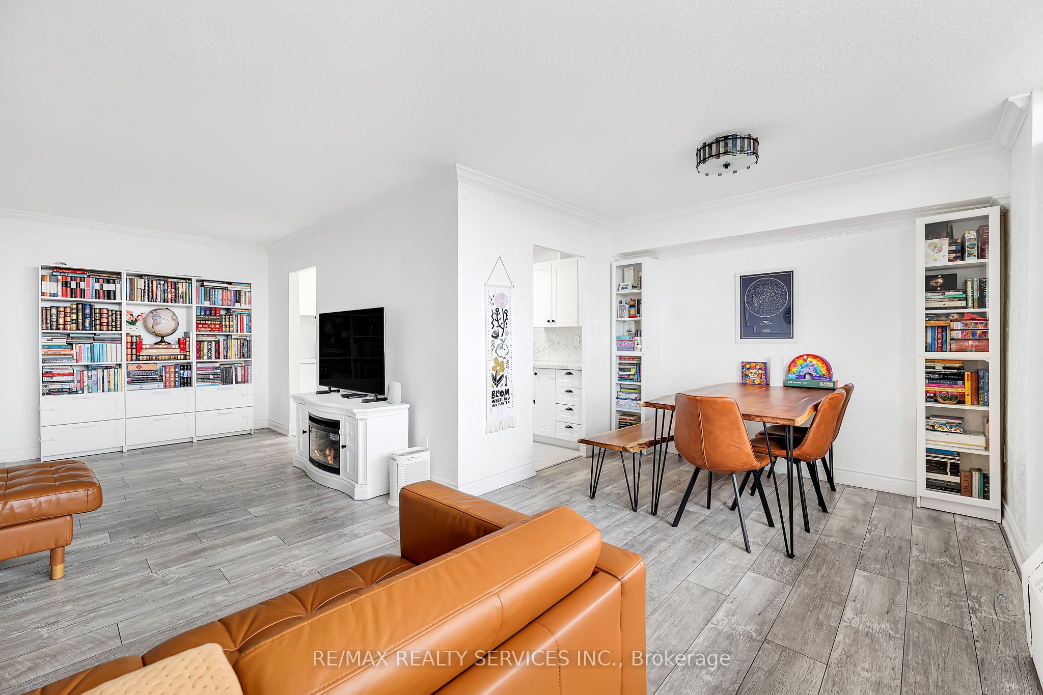 180 Markham Road 1701 Property Photo 15