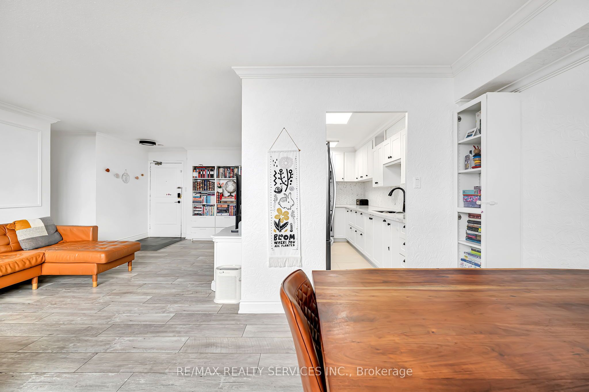 180 Markham Road 1701 Property Photo 16