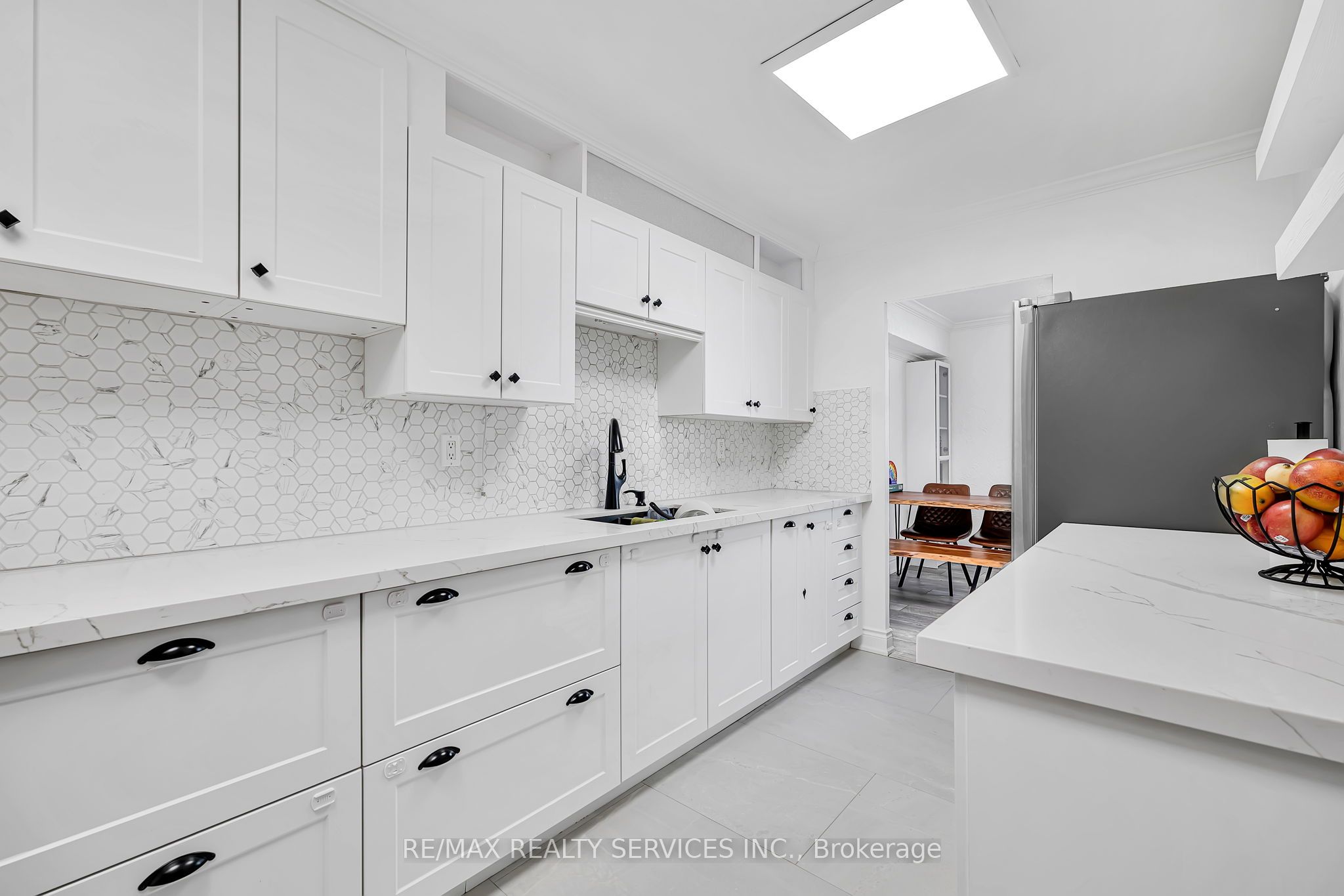 180 Markham Road 1701 Property Photo 21