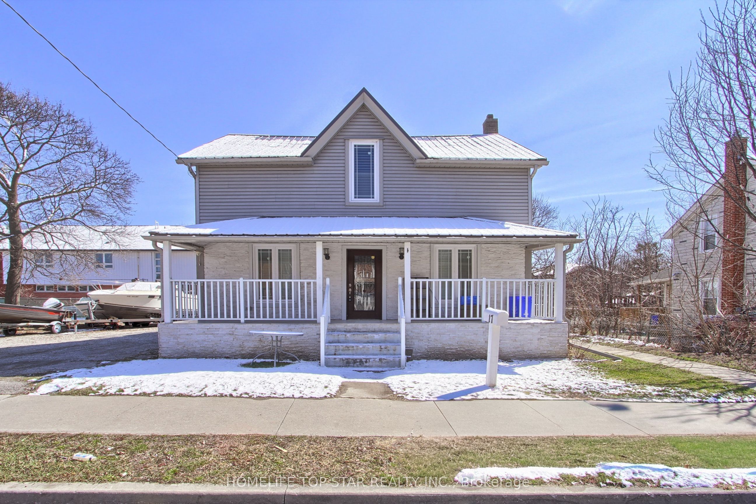 17 Royal Street Upper Property Photo 4