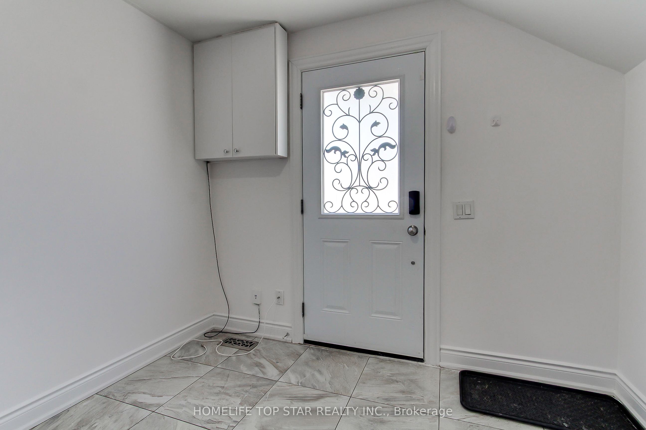 17 Royal Street Upper Property Photo 7