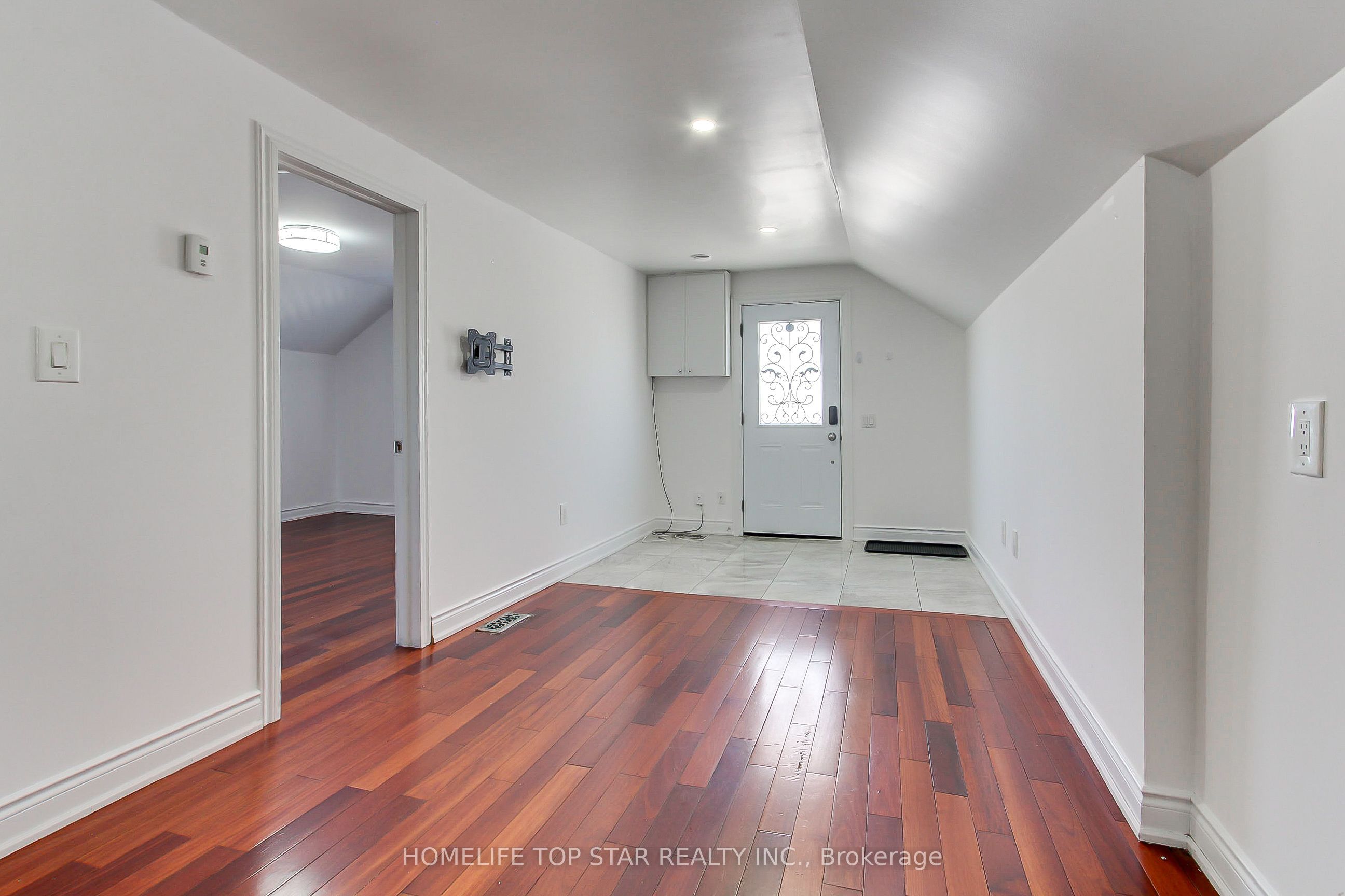17 Royal Street Upper Property Photo 9