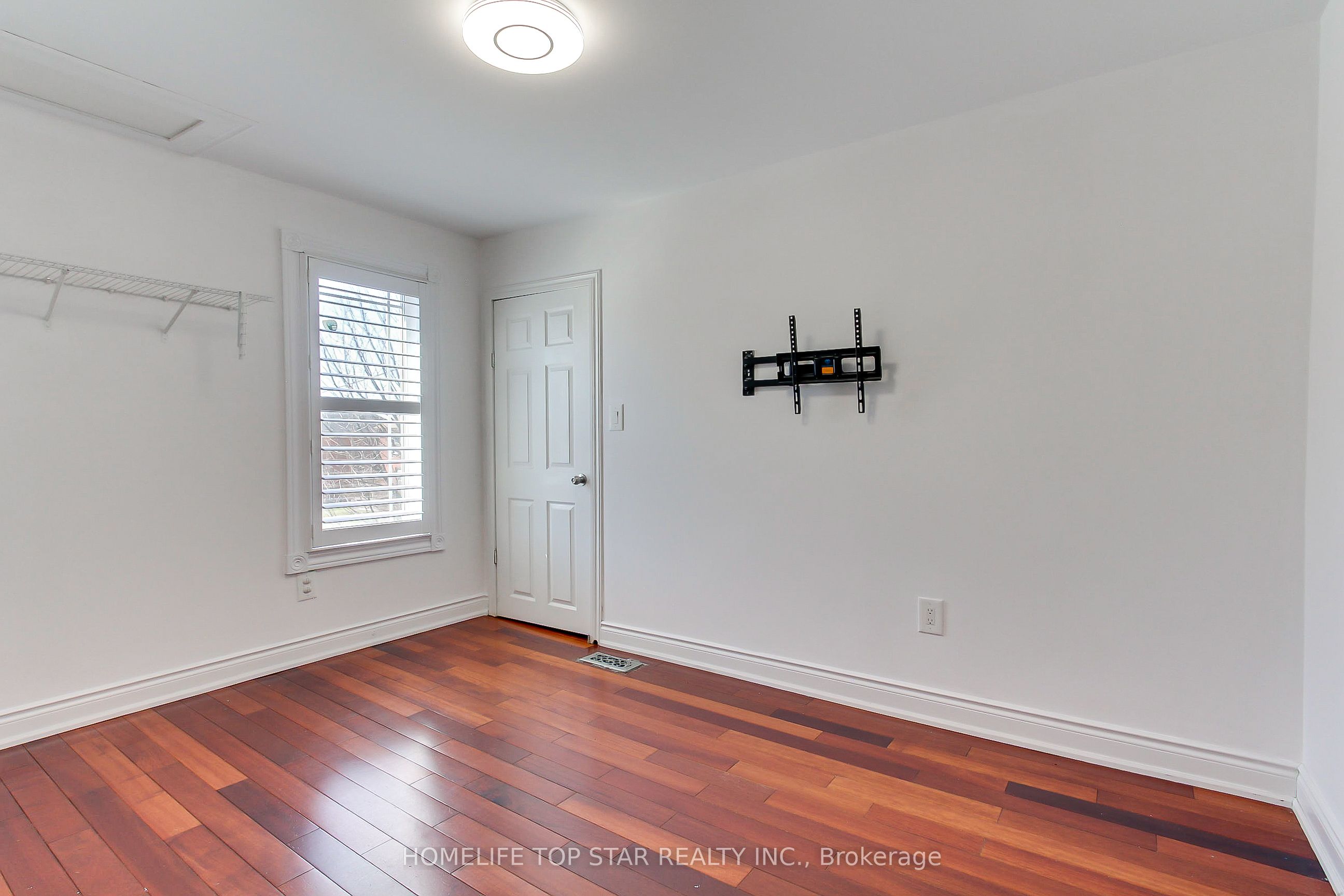17 Royal Street Upper Property Photo 17