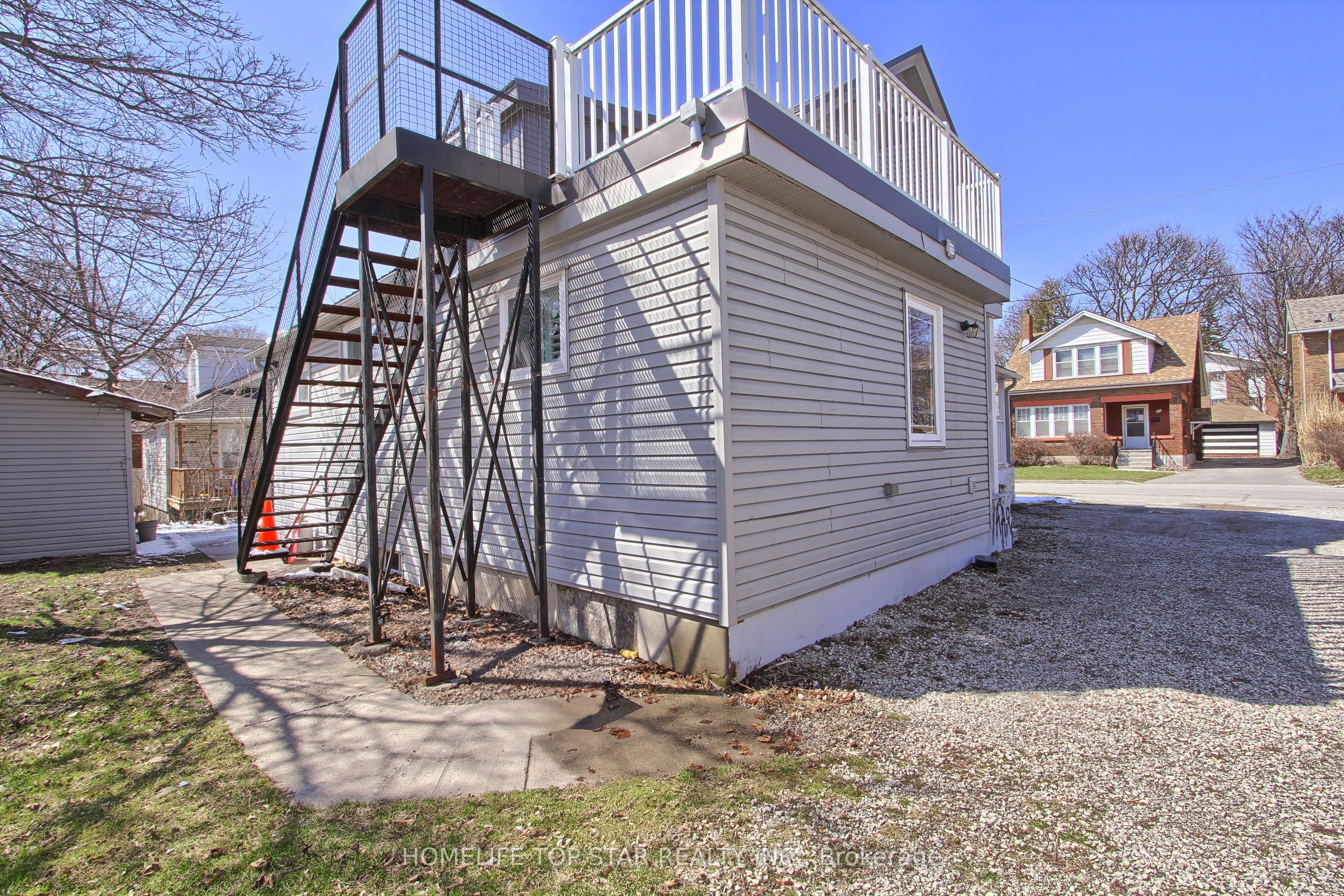 17 Royal Street Upper Property Photo 22
