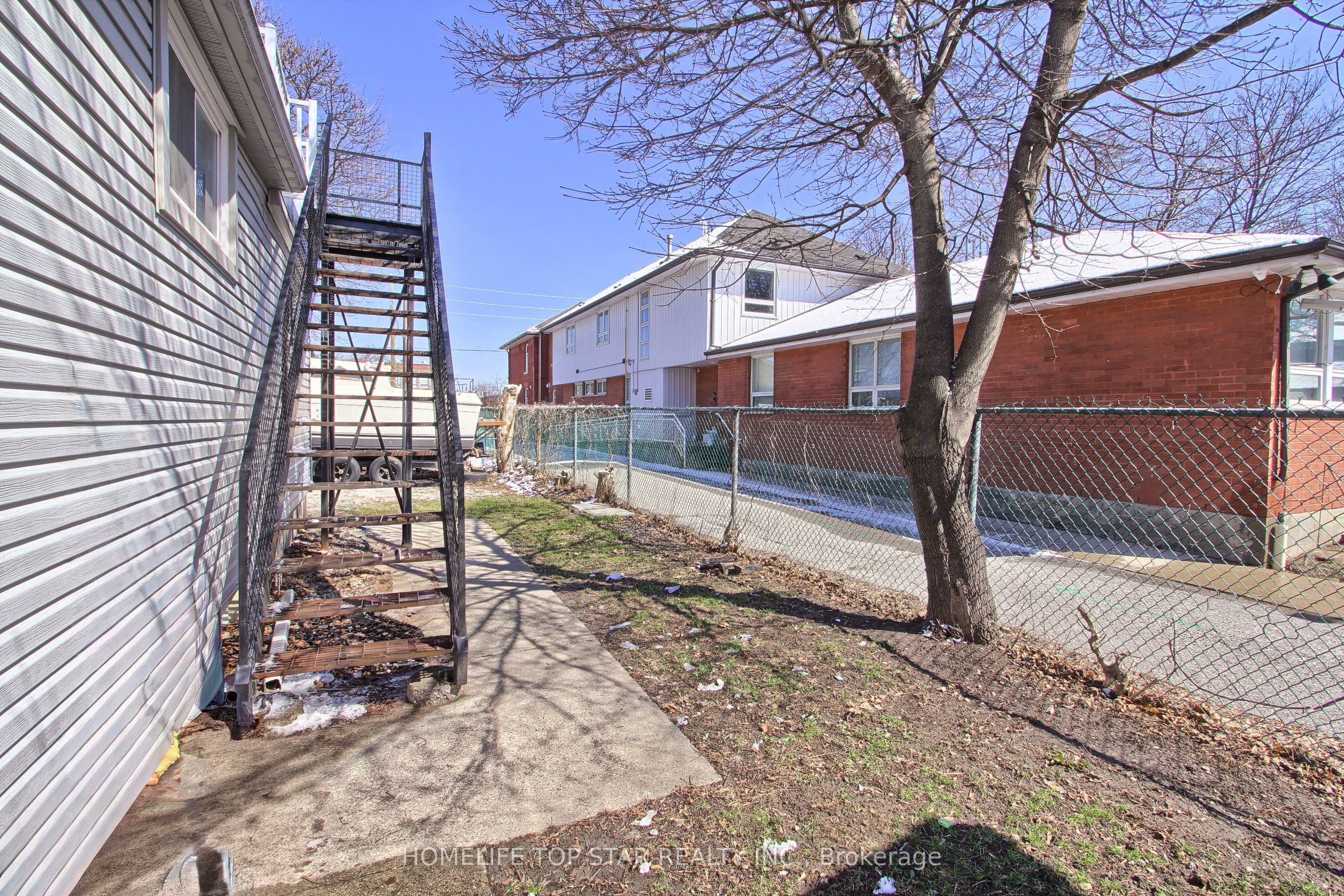 17 Royal Street Upper Property Photo 23