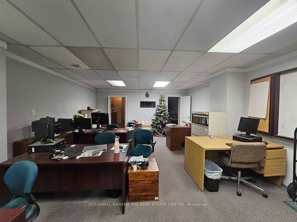 2869 Kingston Main Property Photo 5
