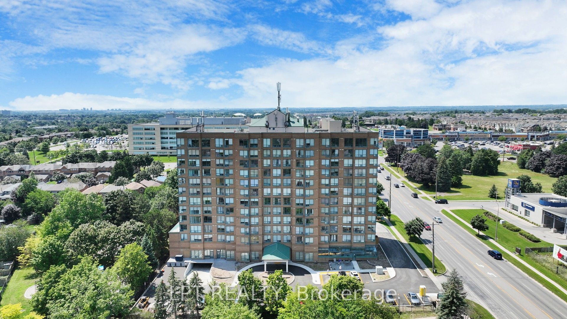 711 Rossland Road E 505 Property Photo 4