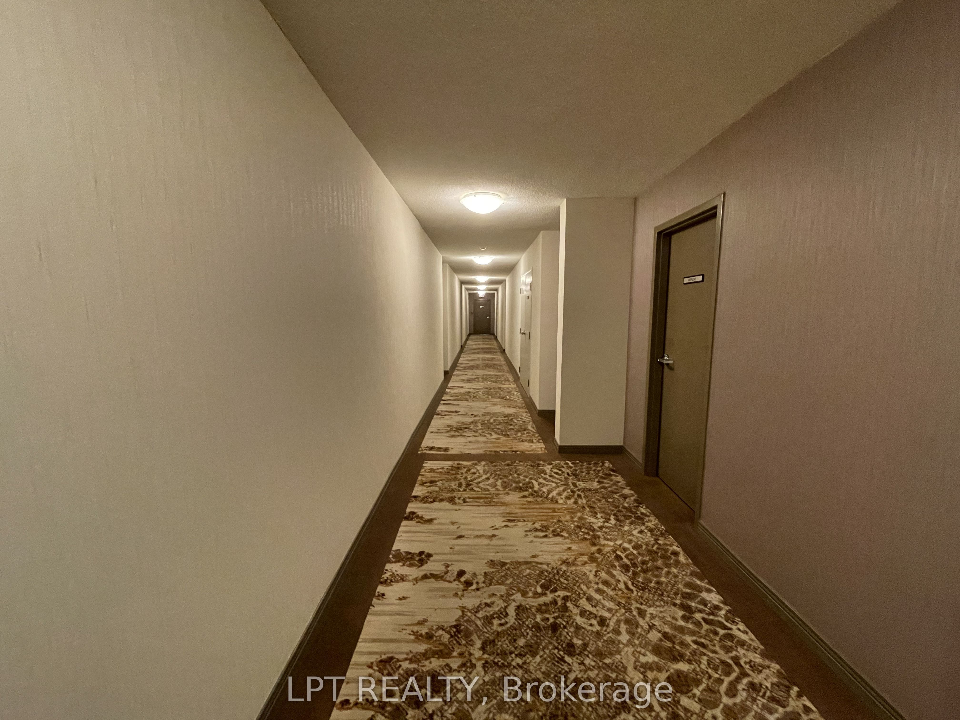 711 Rossland Road E 505 Property Photo 8