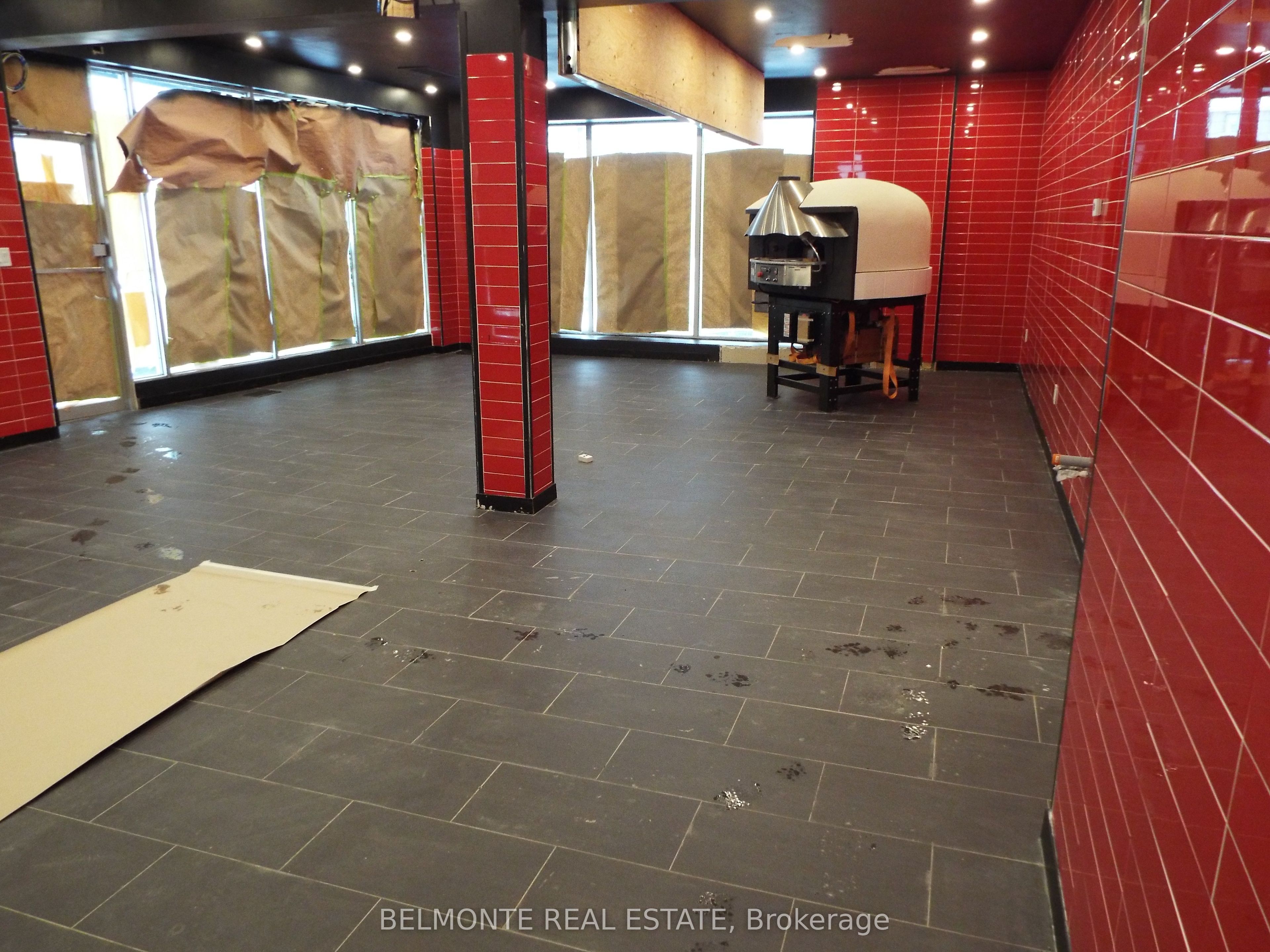 944 Simcoe Street N Property Photo 6