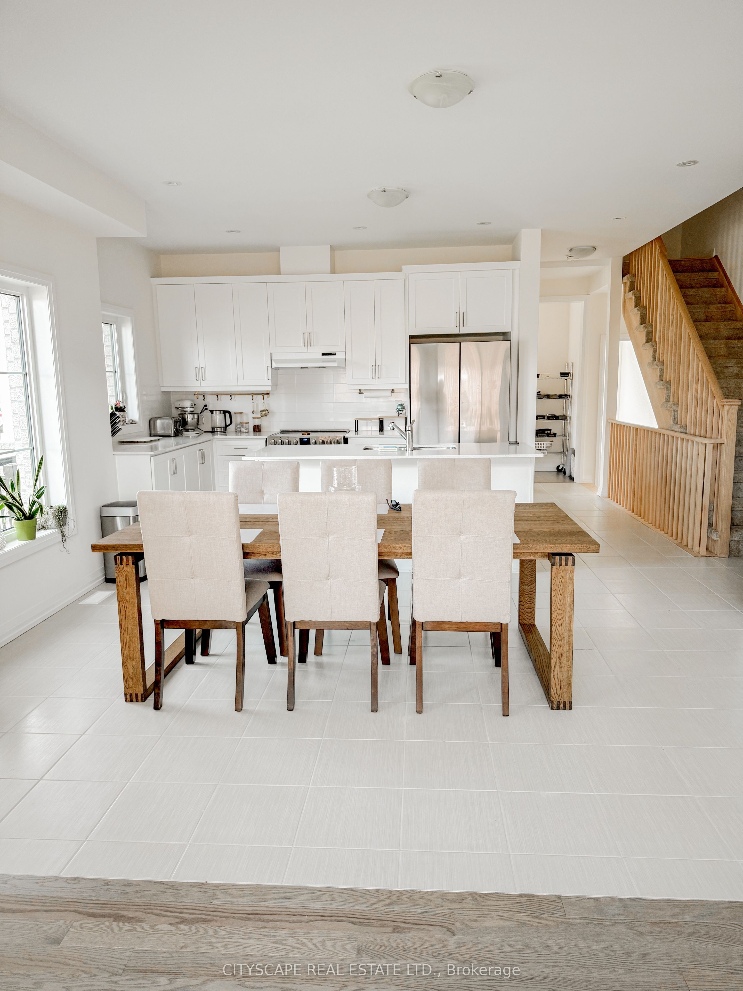 54 Holtby Court Property Photo 4