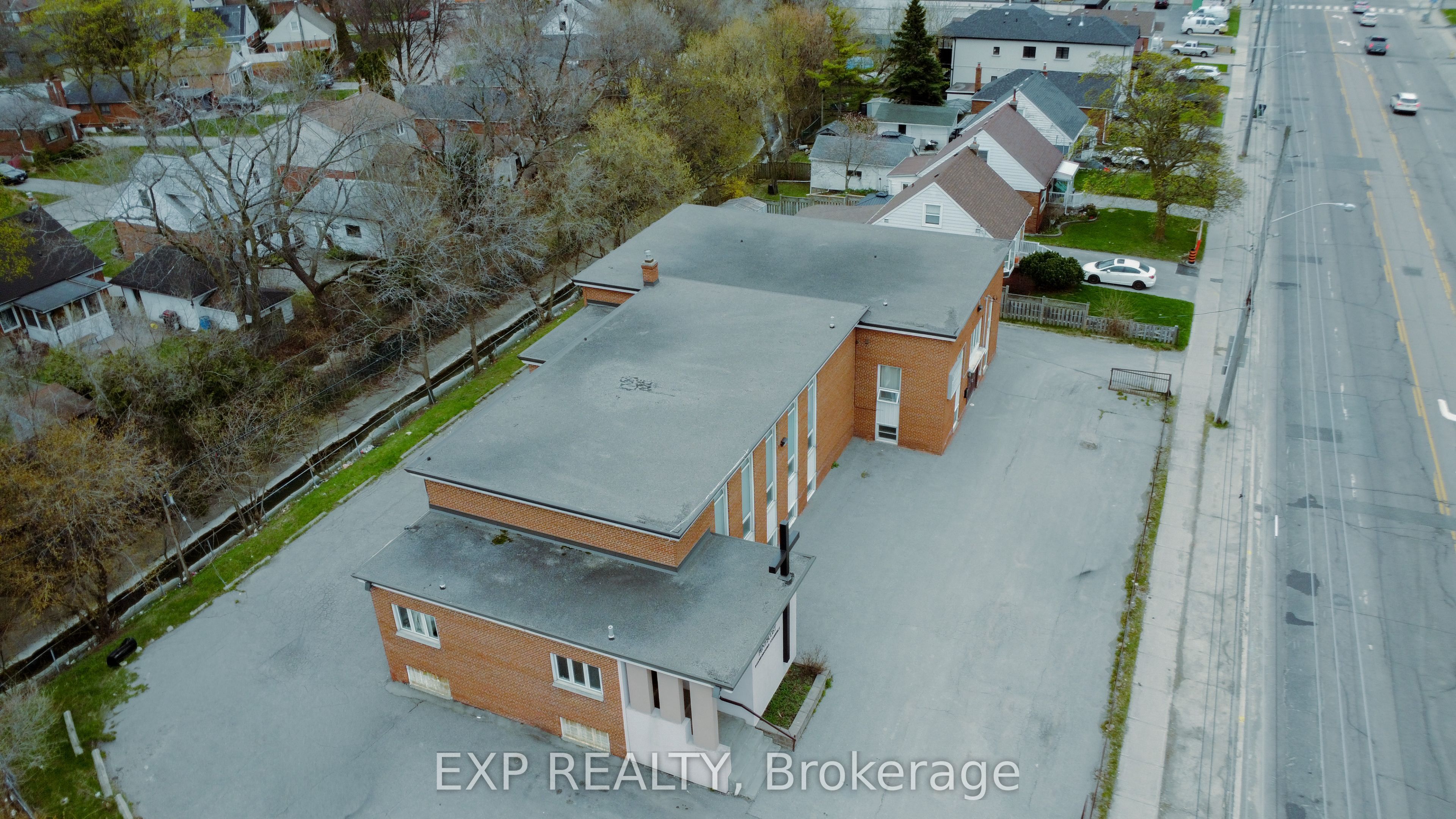 1355 Warden Avenue Property Photo 6