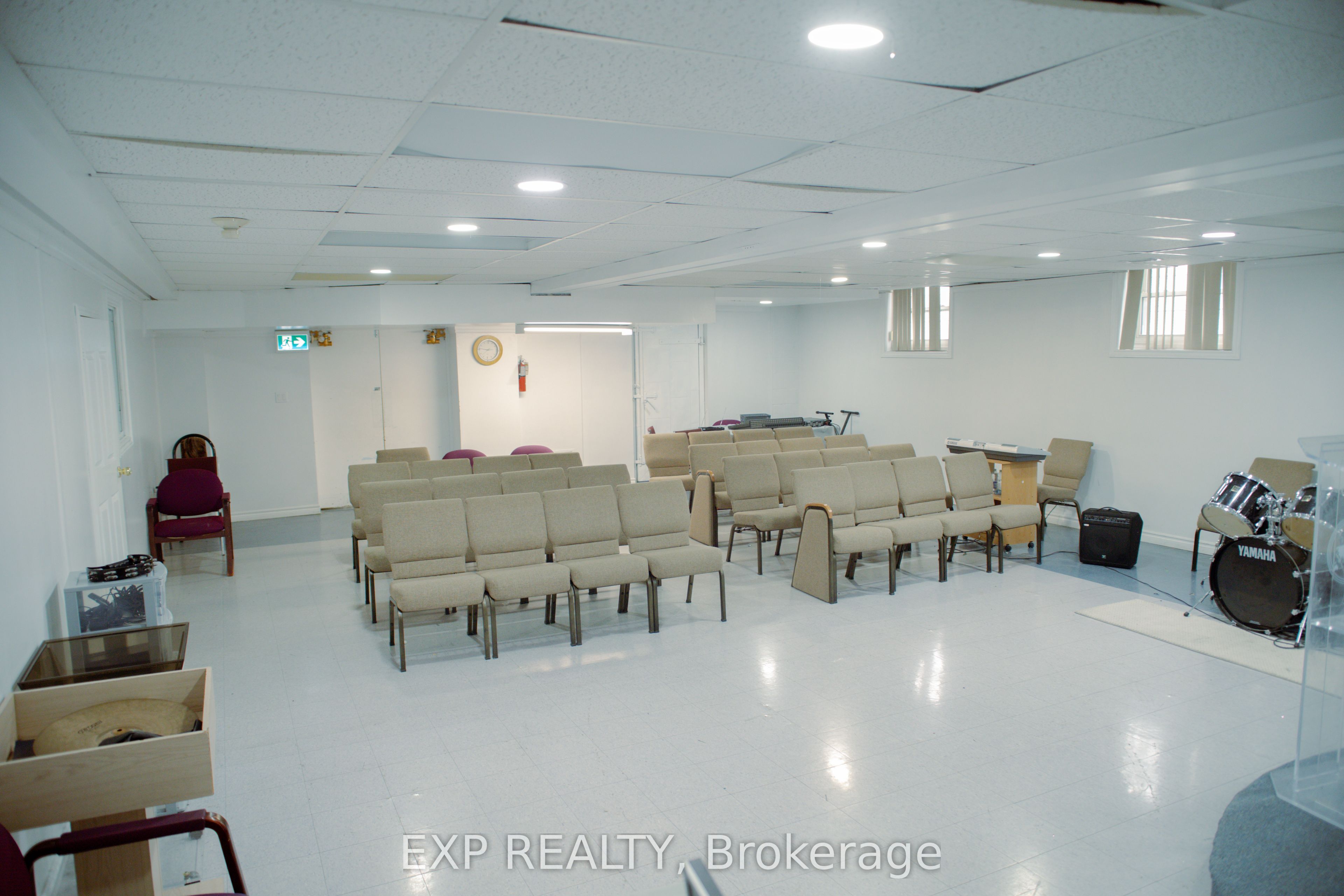 1355 Warden Avenue Property Photo 17
