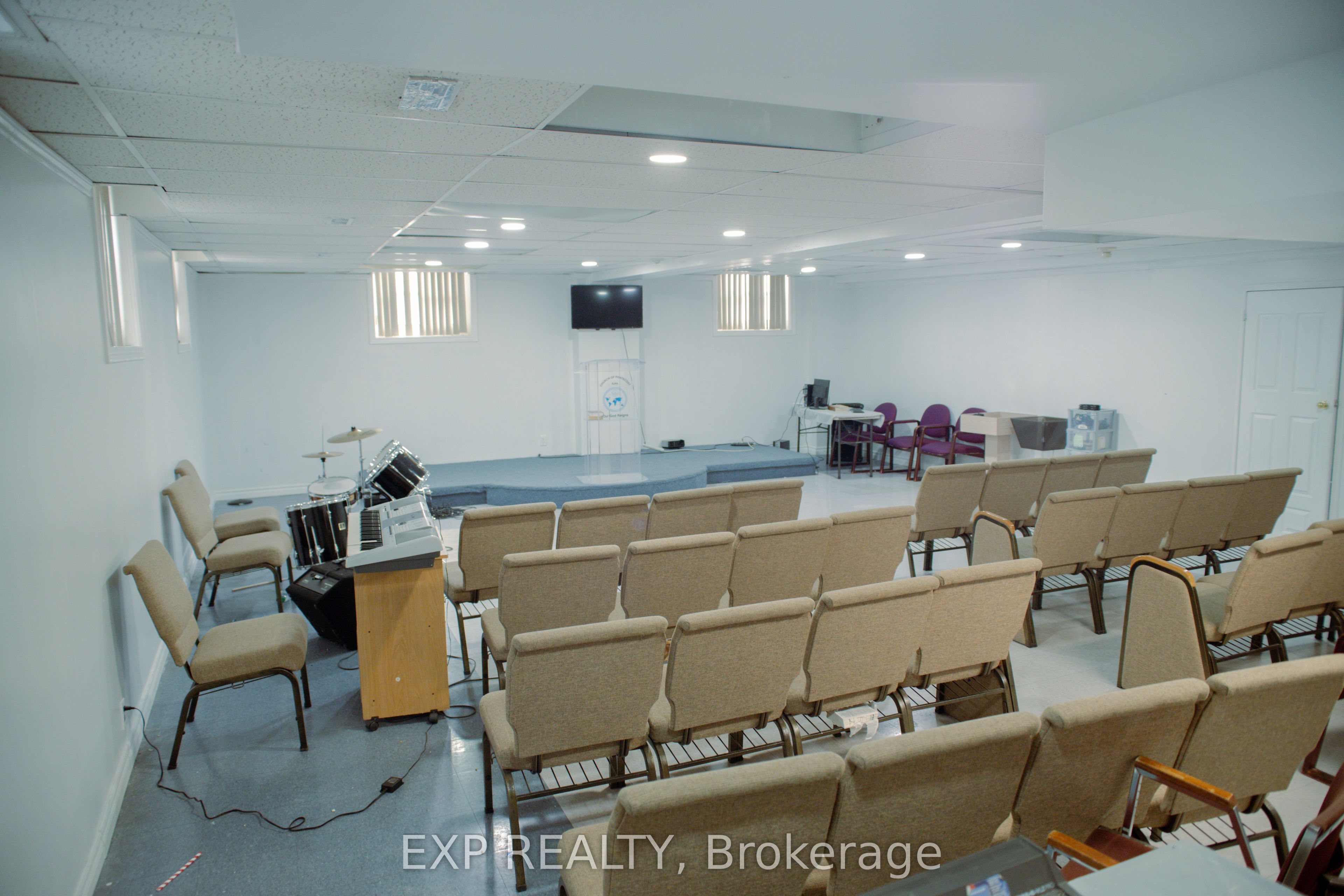 1355 Warden Avenue Property Photo 19