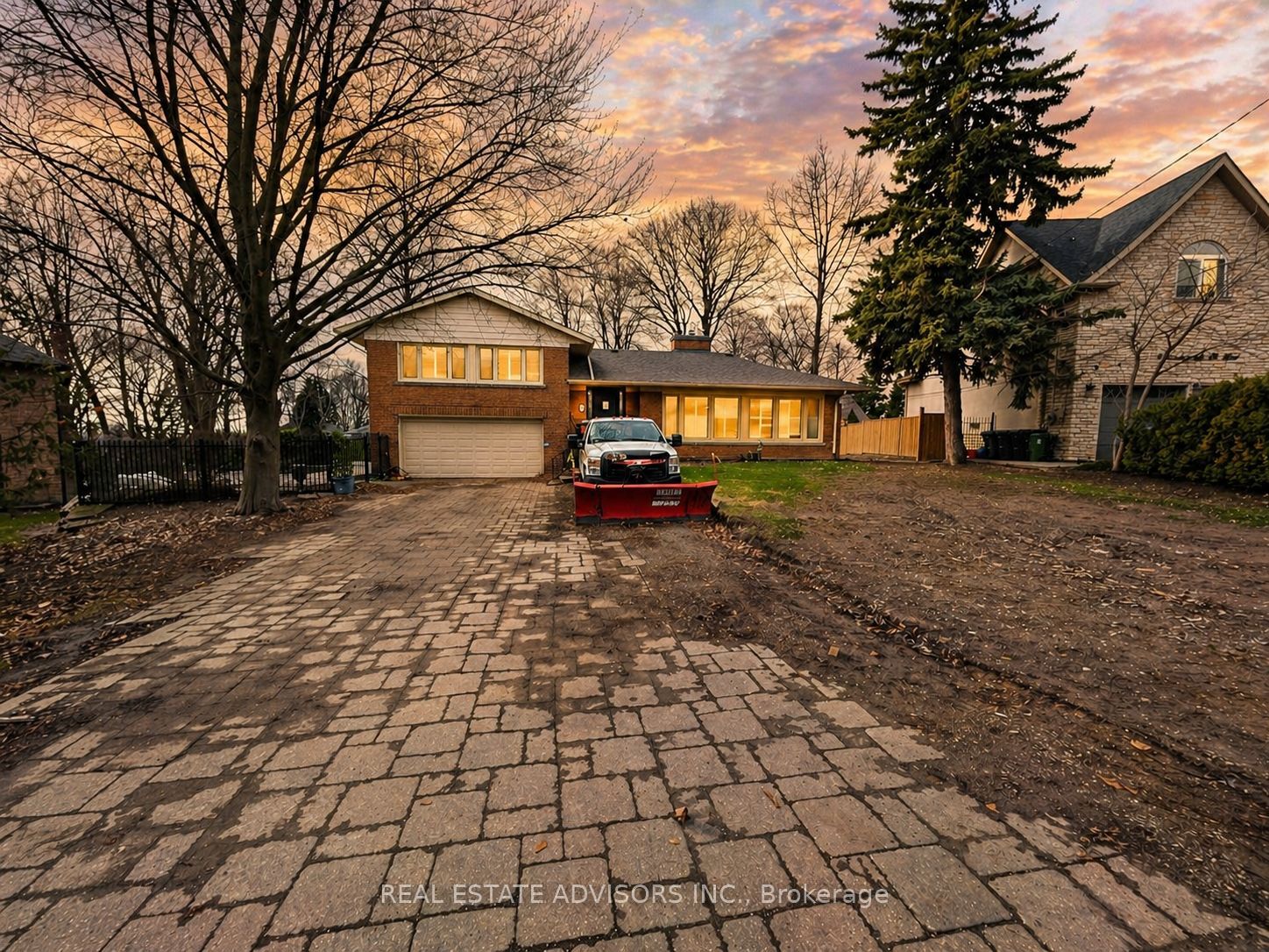 1 Lakehill Crescent