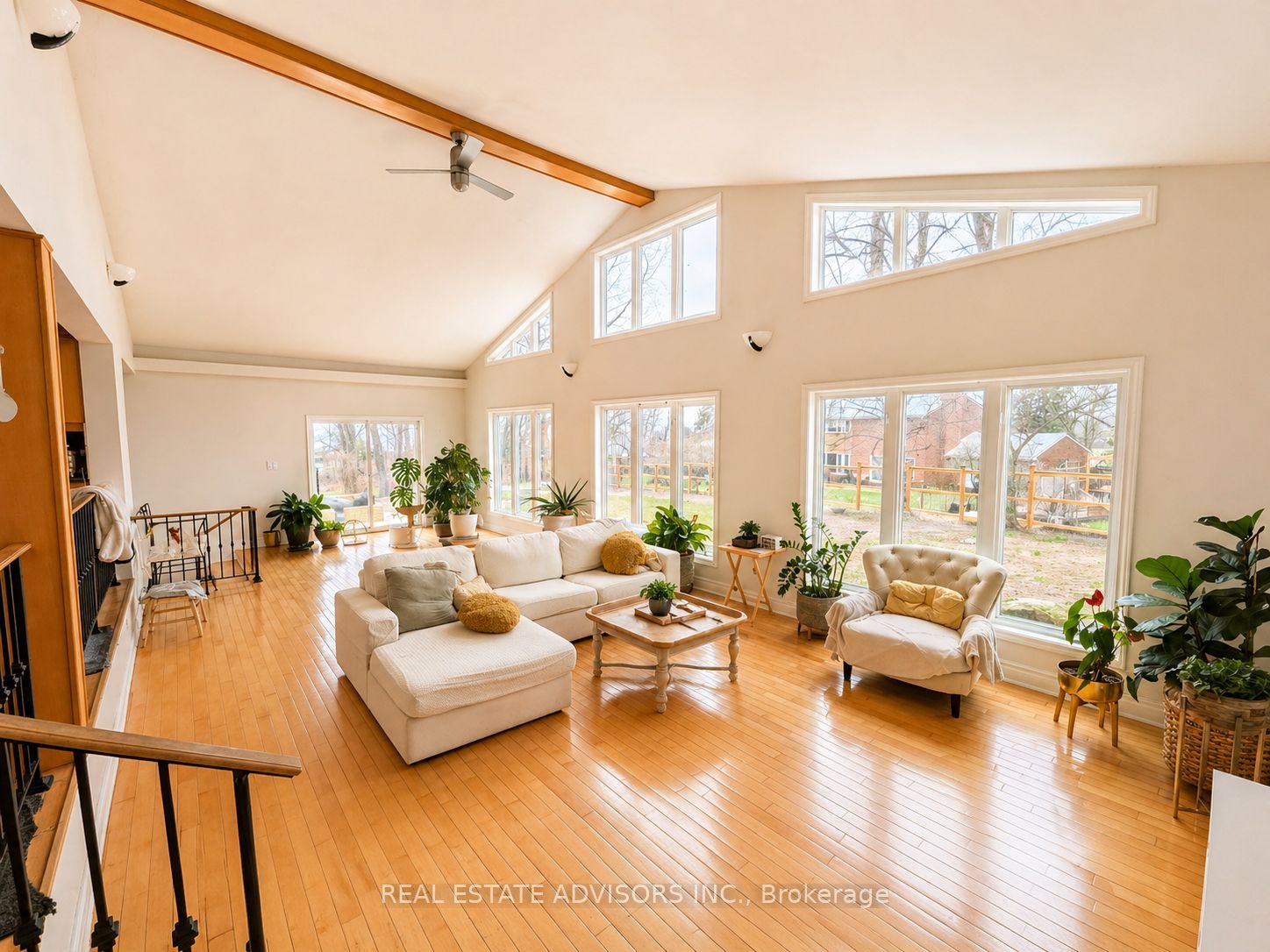 1 Lakehill Crescent Property Photo 4