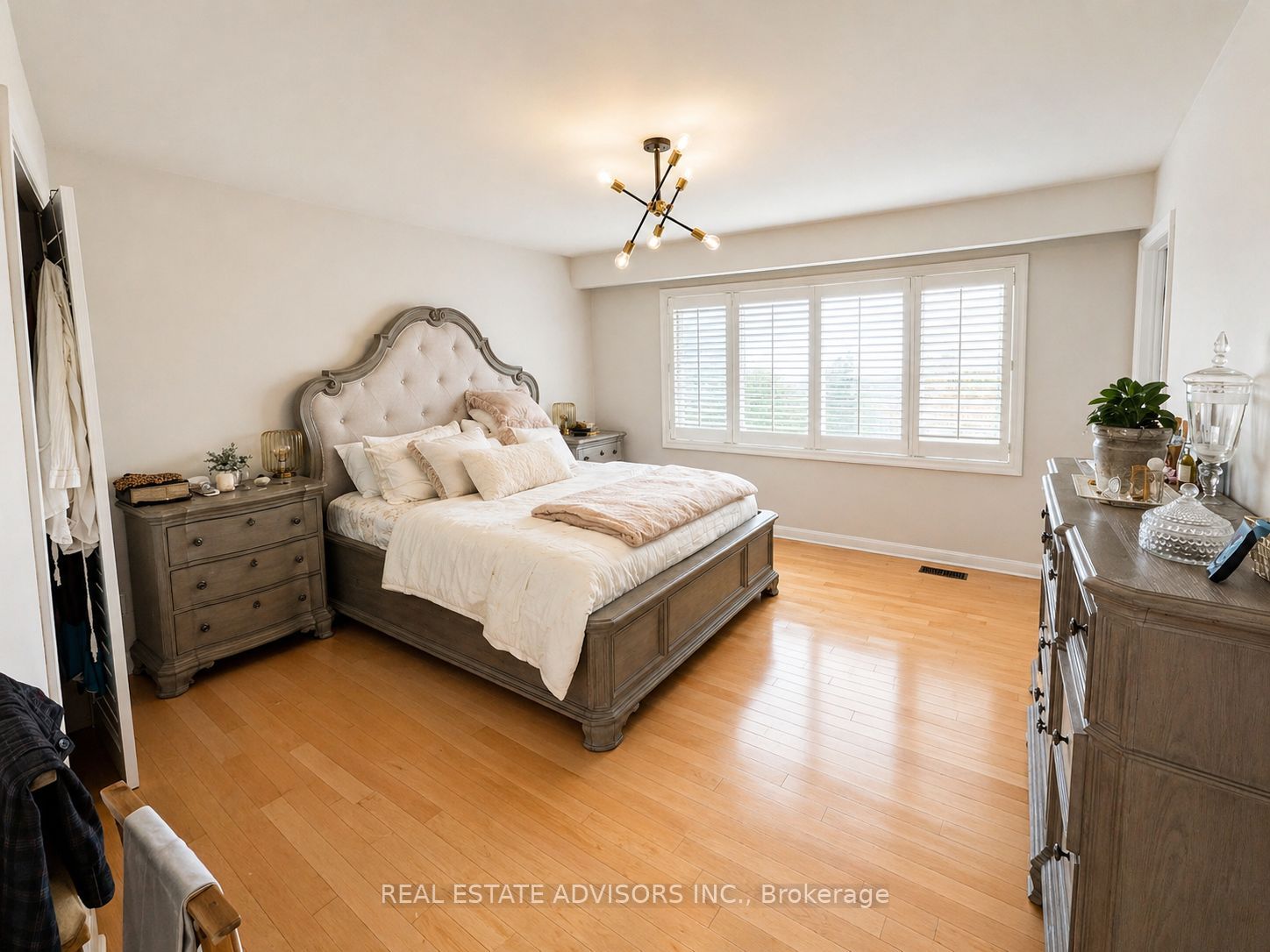 1 Lakehill Crescent Property Photo 6