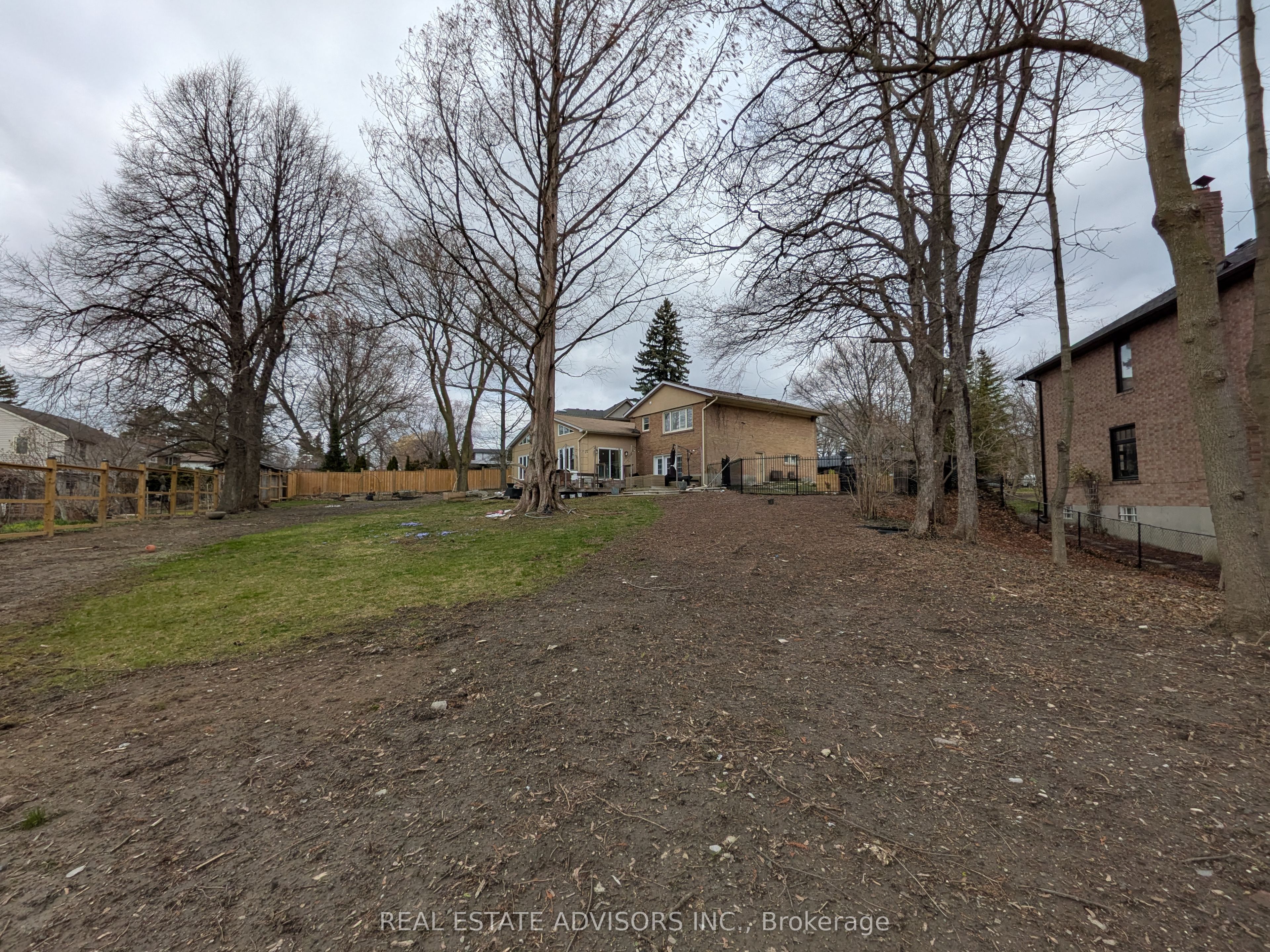 1 Lakehill Crescent Property Photo 18