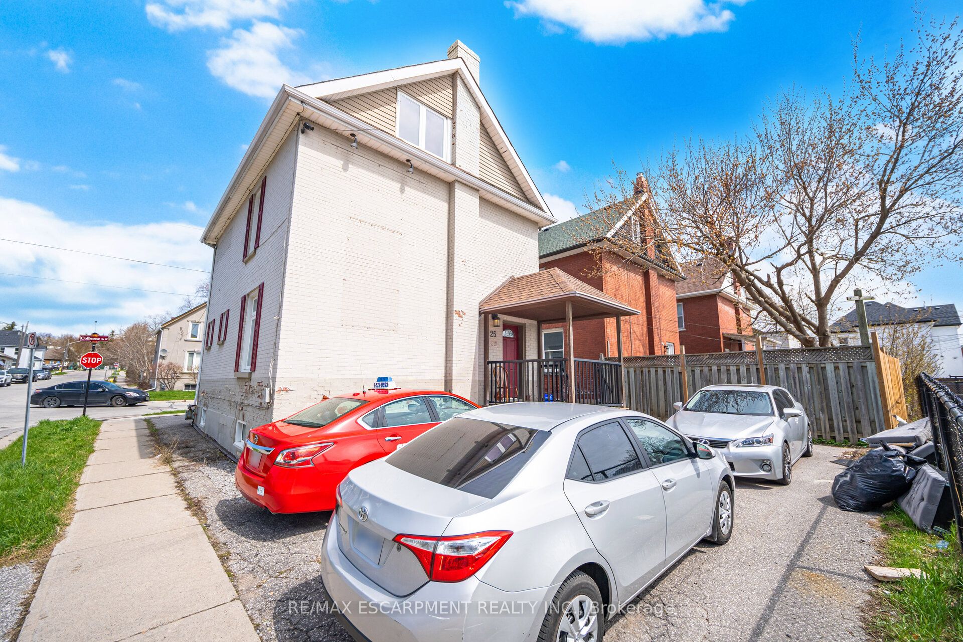 25 Colborne Street W Property Photo 7