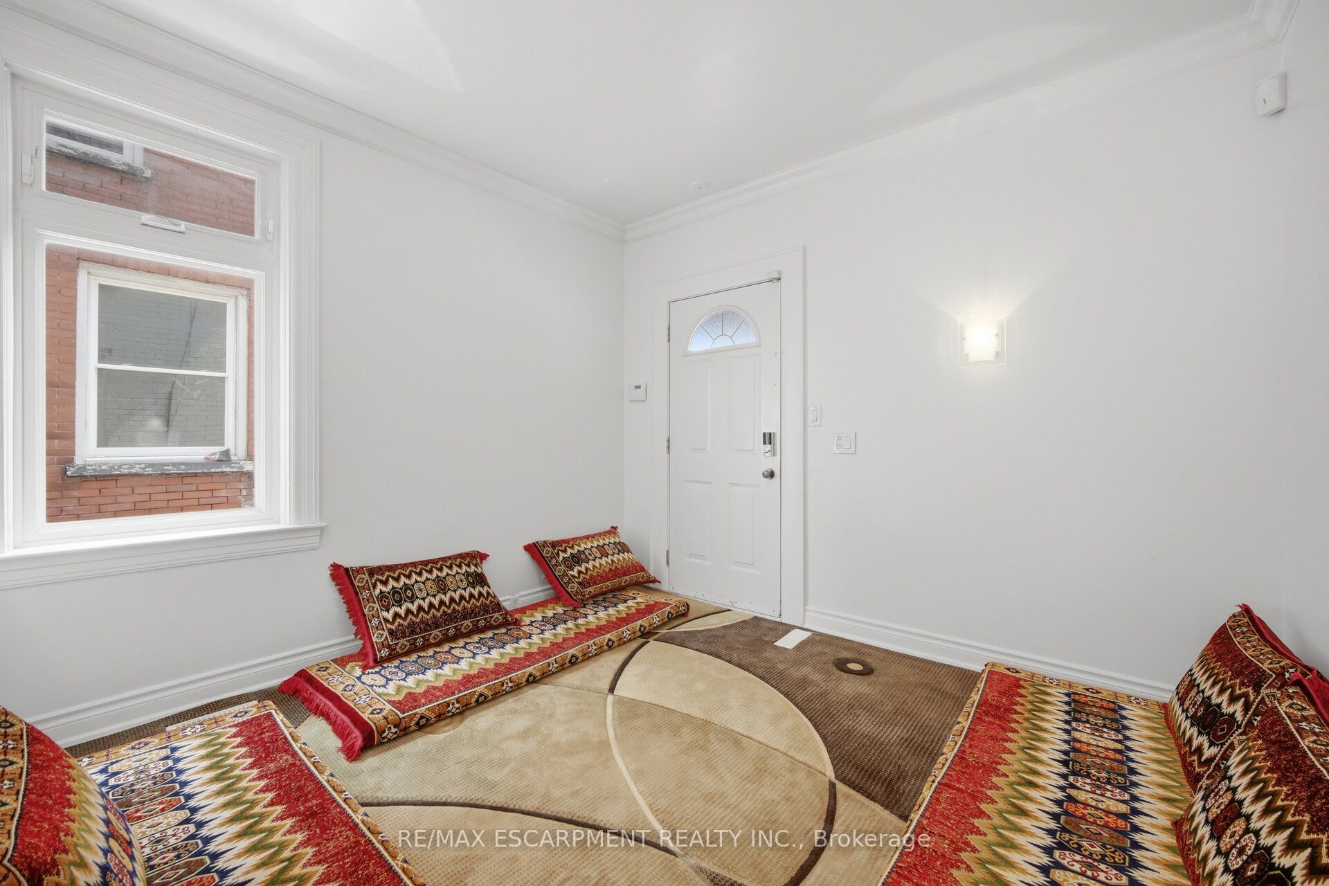 25 Colborne Street W Property Photo 13