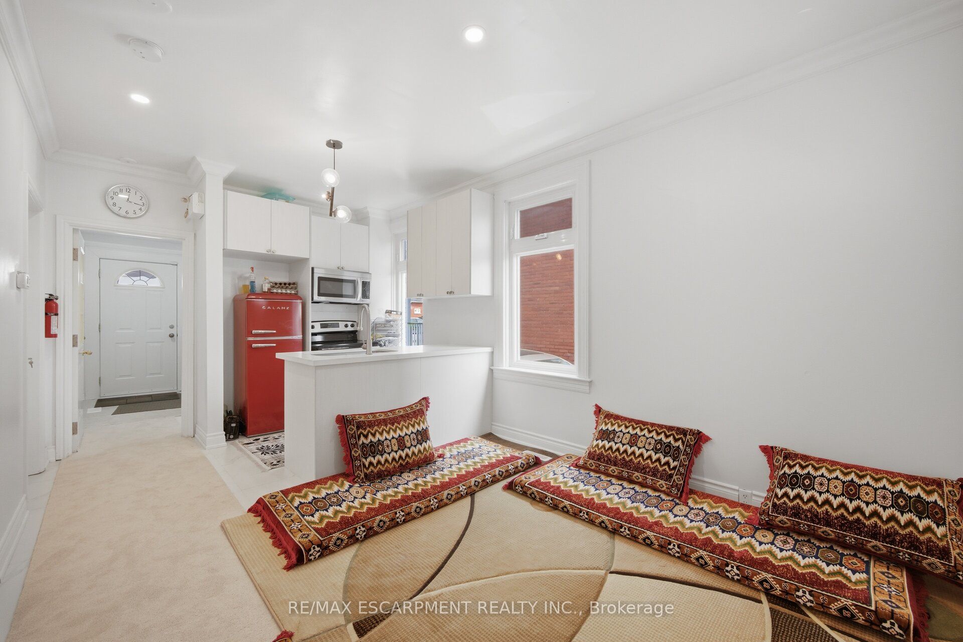 25 Colborne Street W Property Photo 14