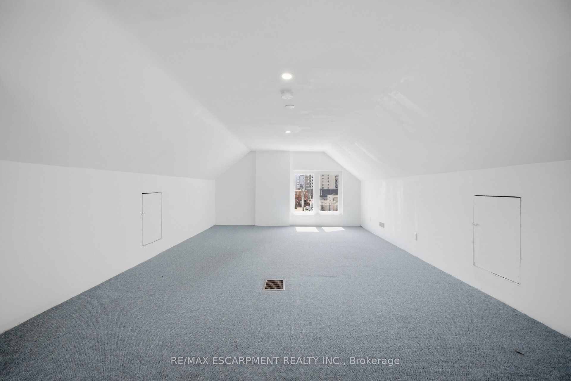 25 Colborne Street W Property Photo 25