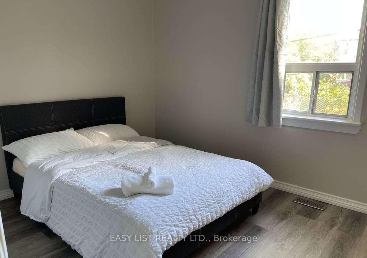777 Birchmount Road Property Photo 4