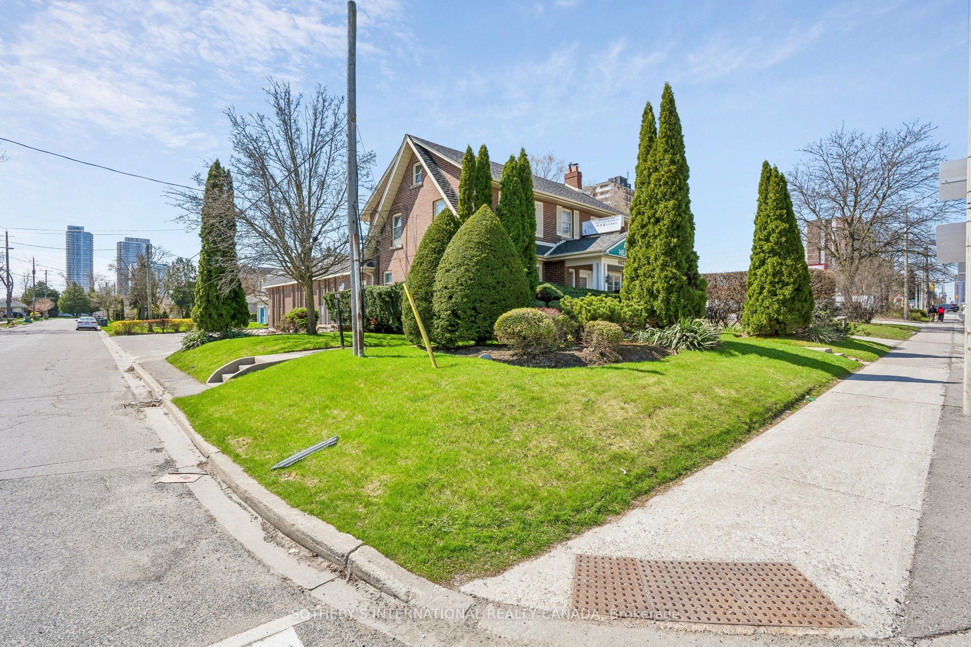 4023 Sheppard Avenue Property Photo 2