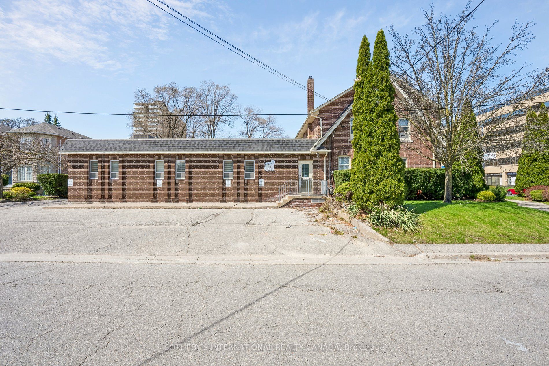 4023 Sheppard Avenue Property Photo 3