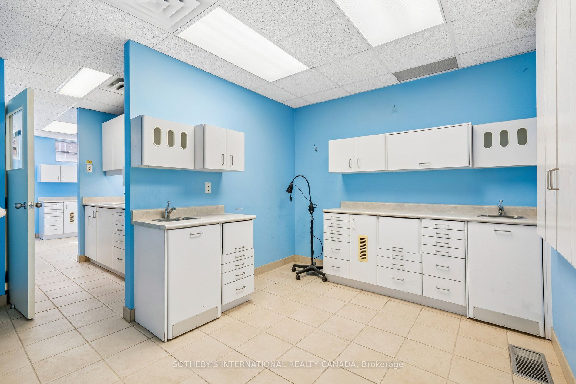 4023 Sheppard Avenue Property Photo 7
