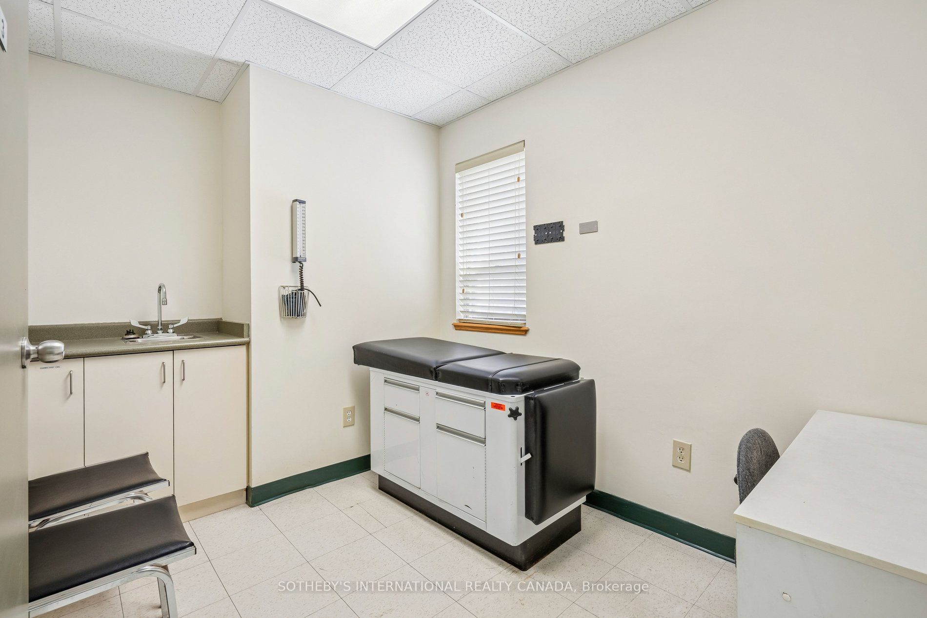 4023 Sheppard Avenue Property Photo 8