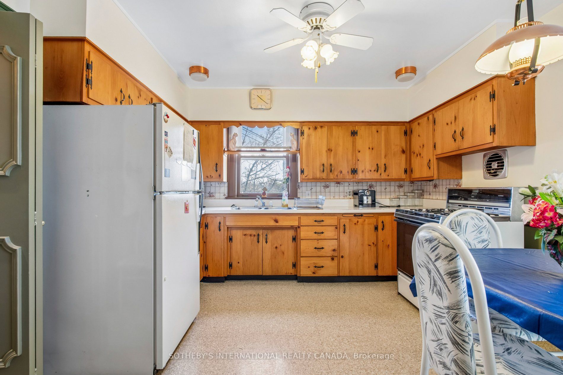4023 Sheppard Avenue Property Photo 10
