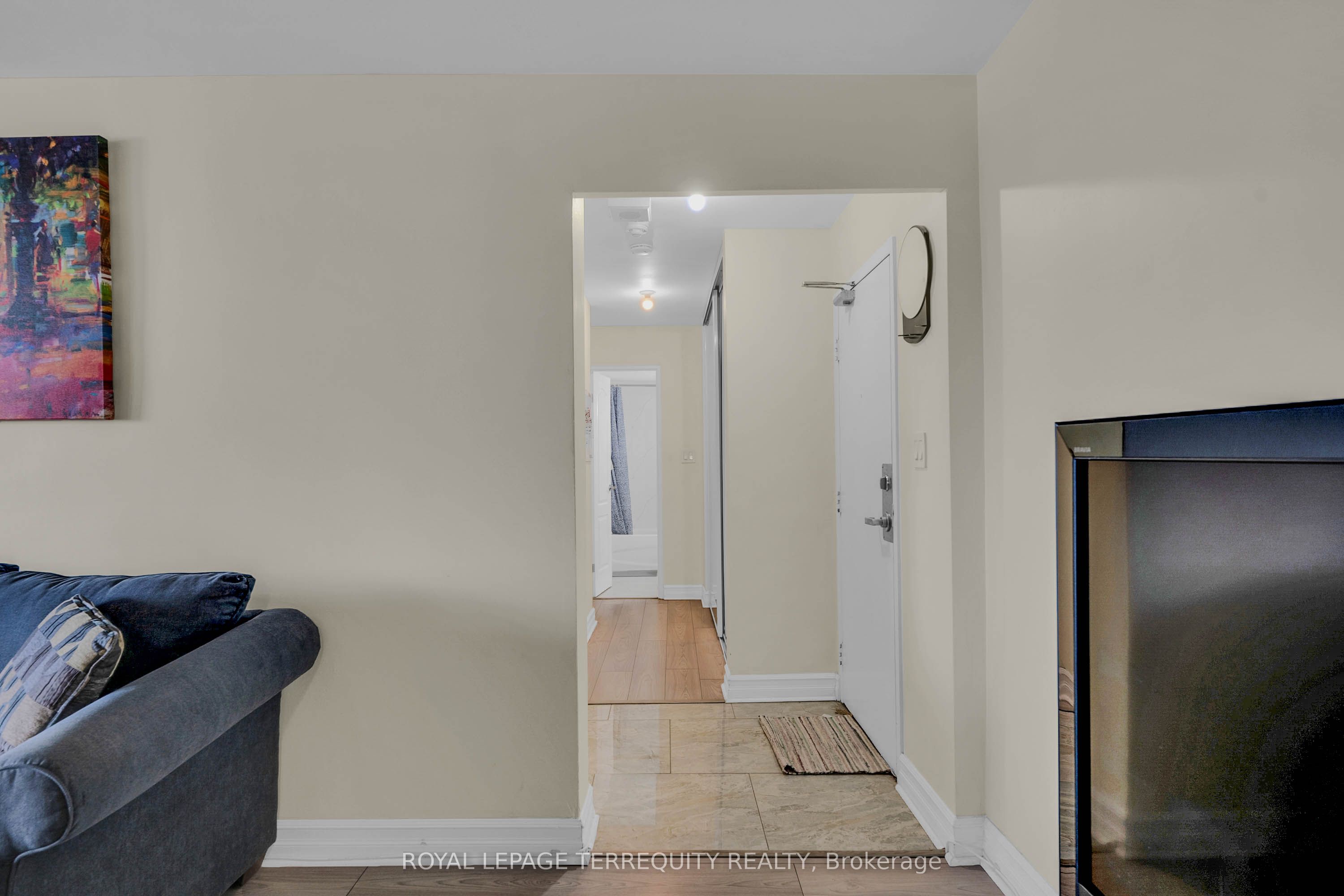 1 Massey Square 1703 Property Photo 6
