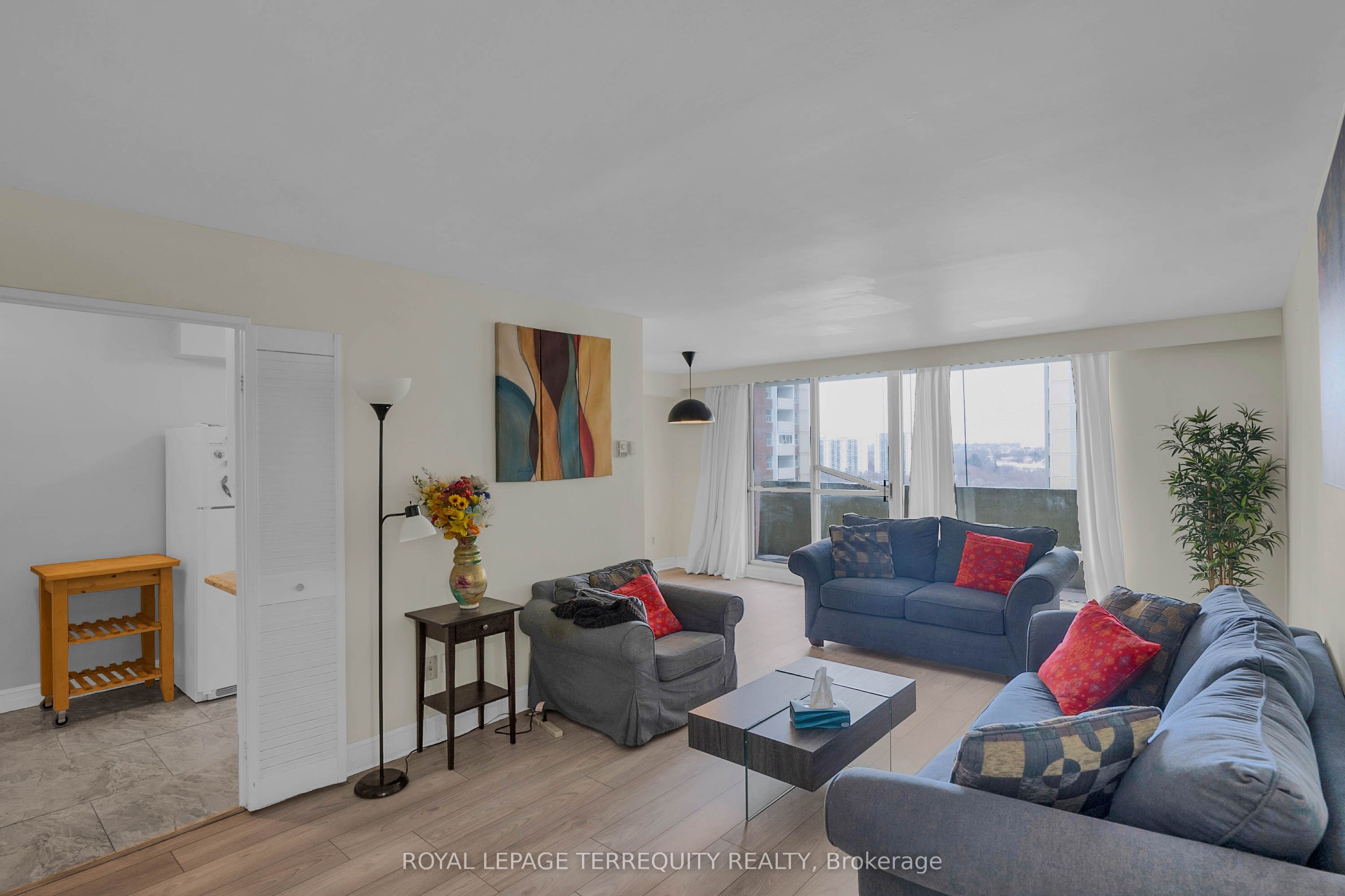 1 Massey Square 1703 Property Photo 7