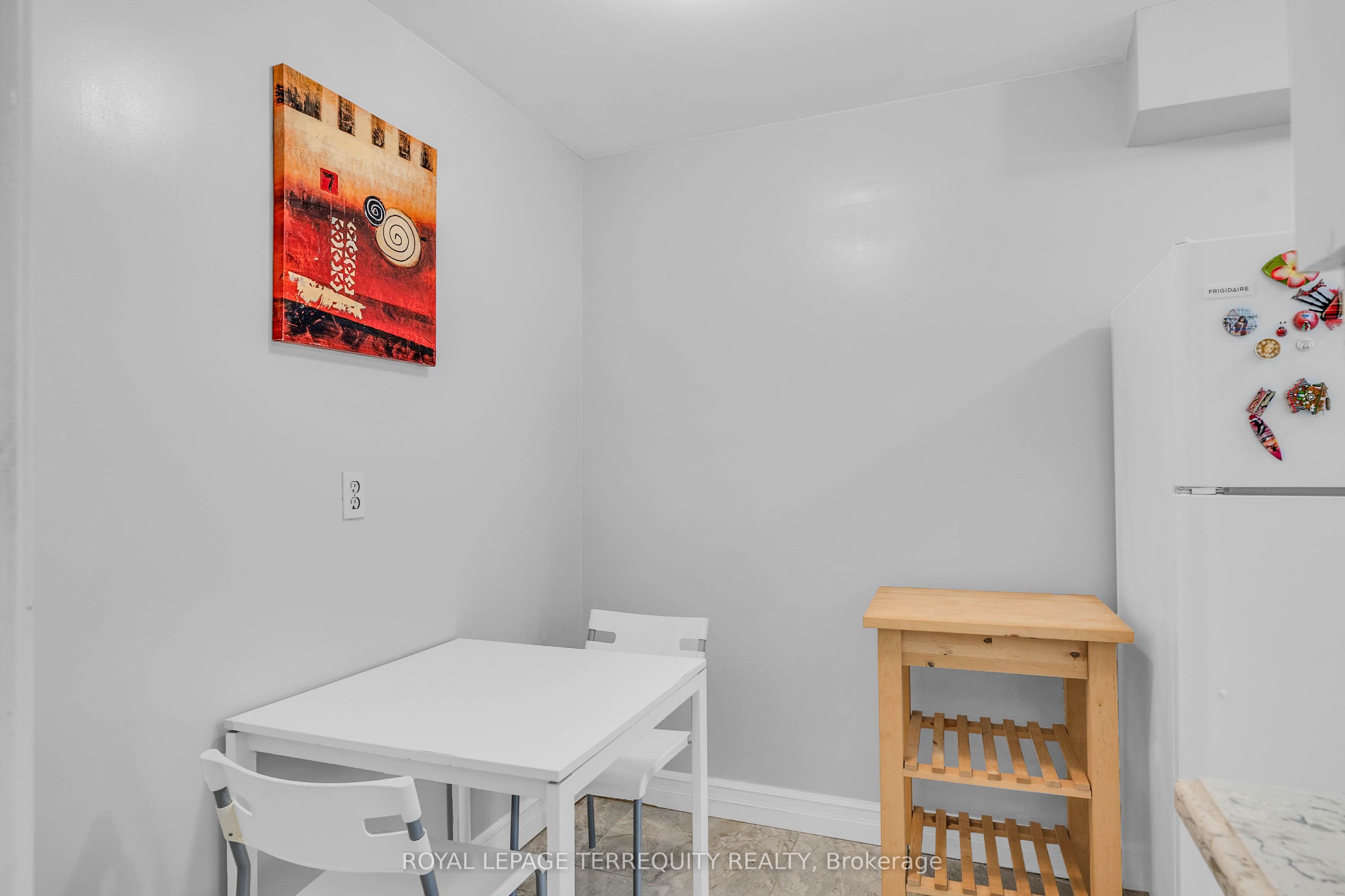 1 Massey Square 1703 Property Photo 16