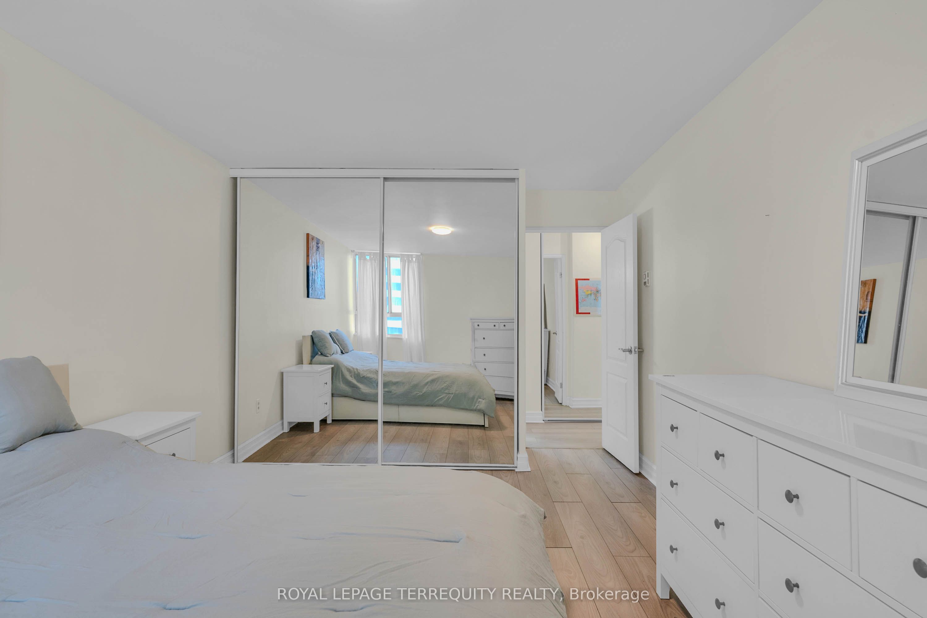 1 Massey Square 1703 Property Photo 19