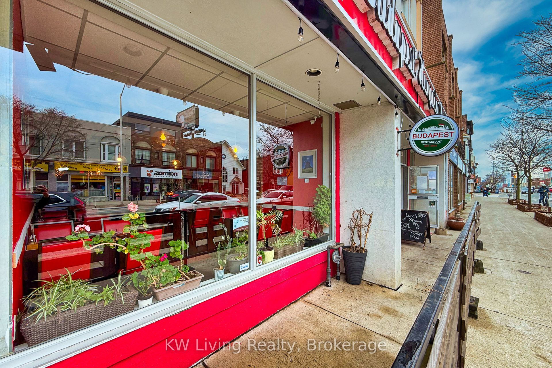2183 & 2185 Danforth Avenue Property Photo 7